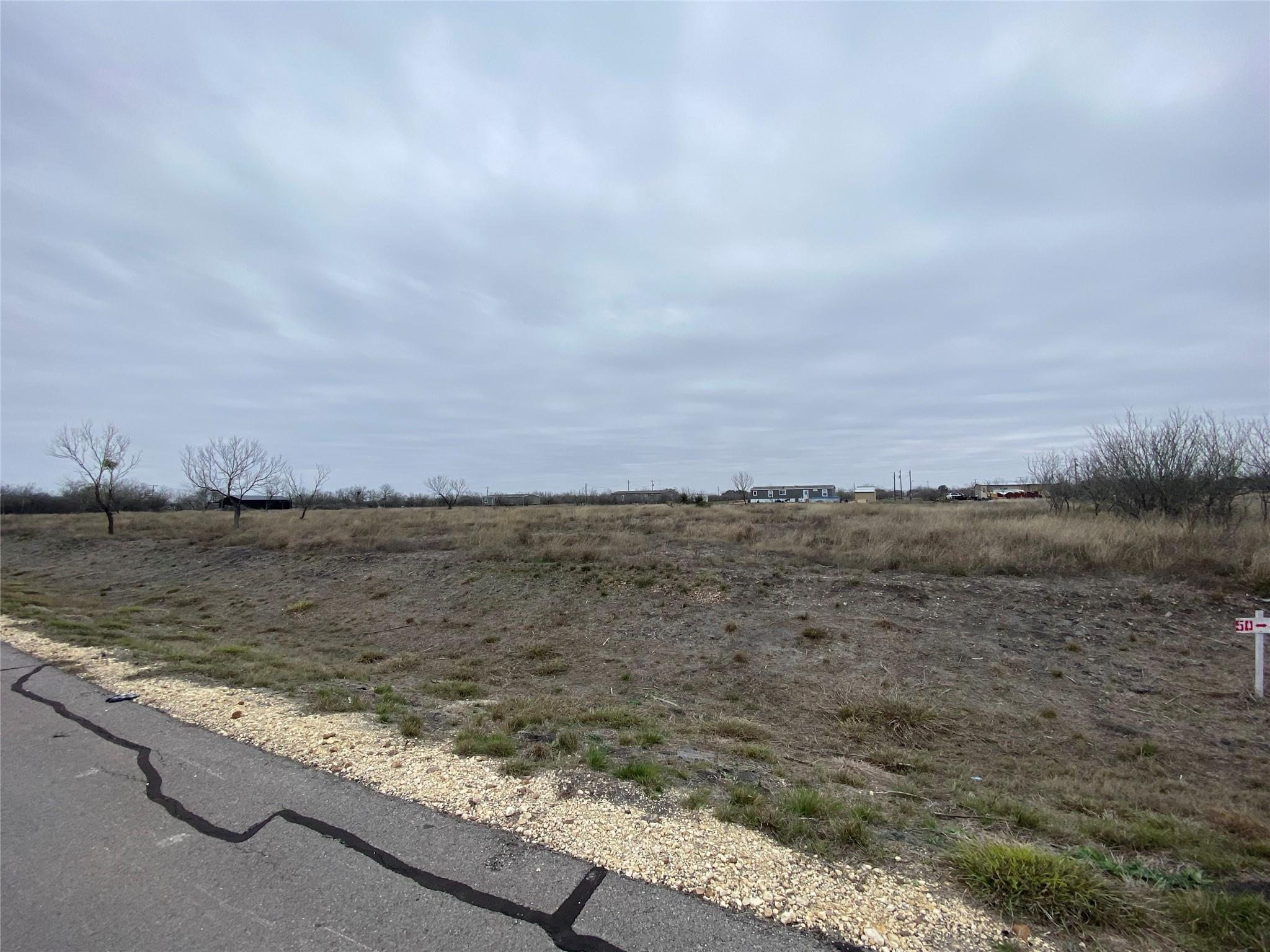 286 Lobo Loop, Hondo, TX 78861