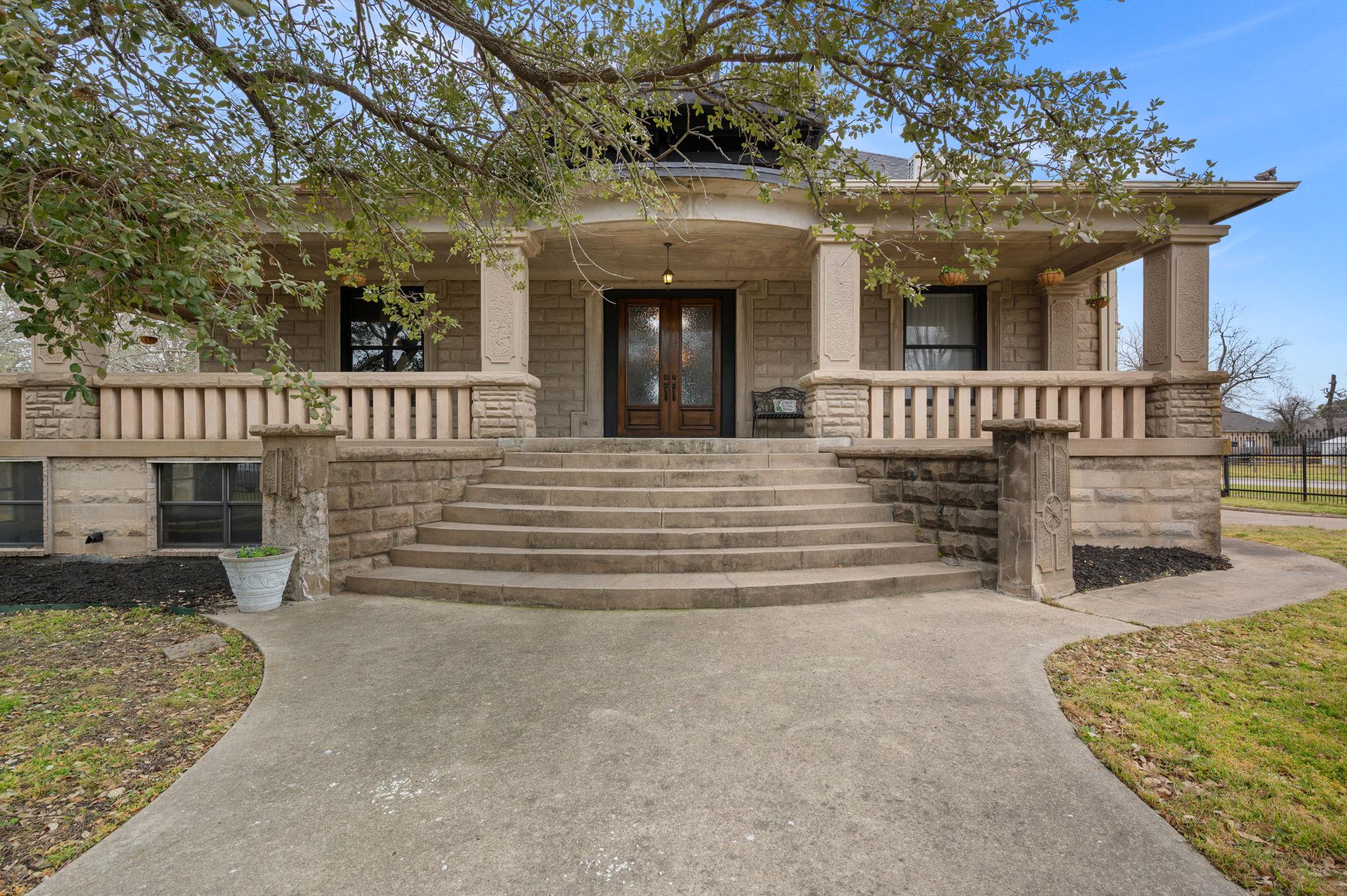 904 S 5th St, Temple, TX 76504