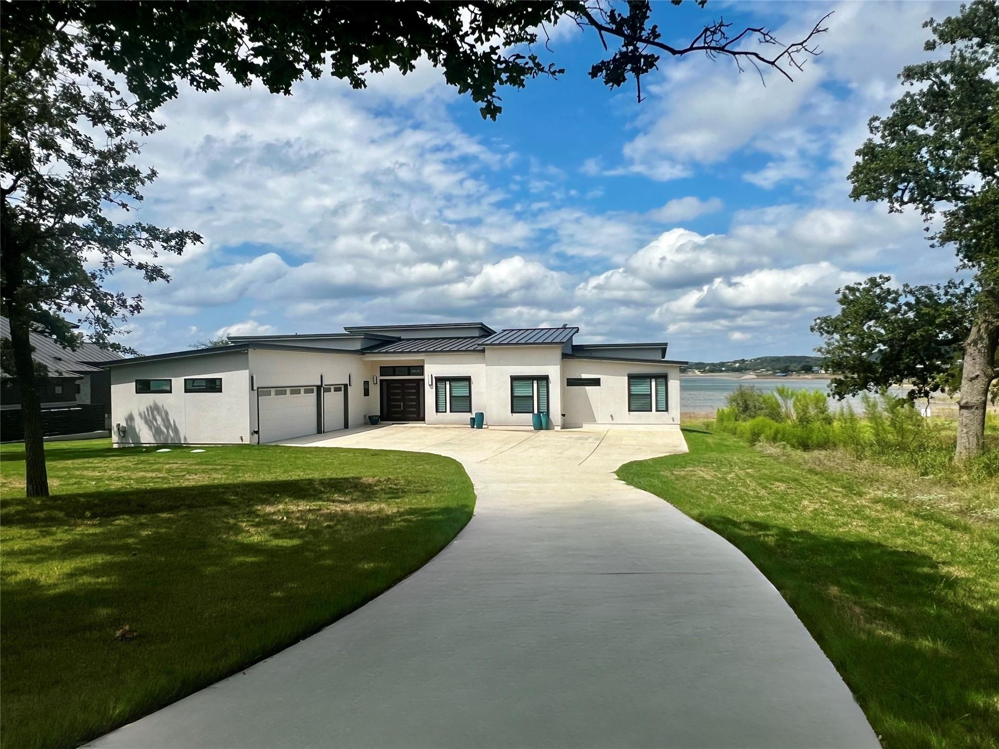 125 Peninsula Dr, Burnet, TX 78611