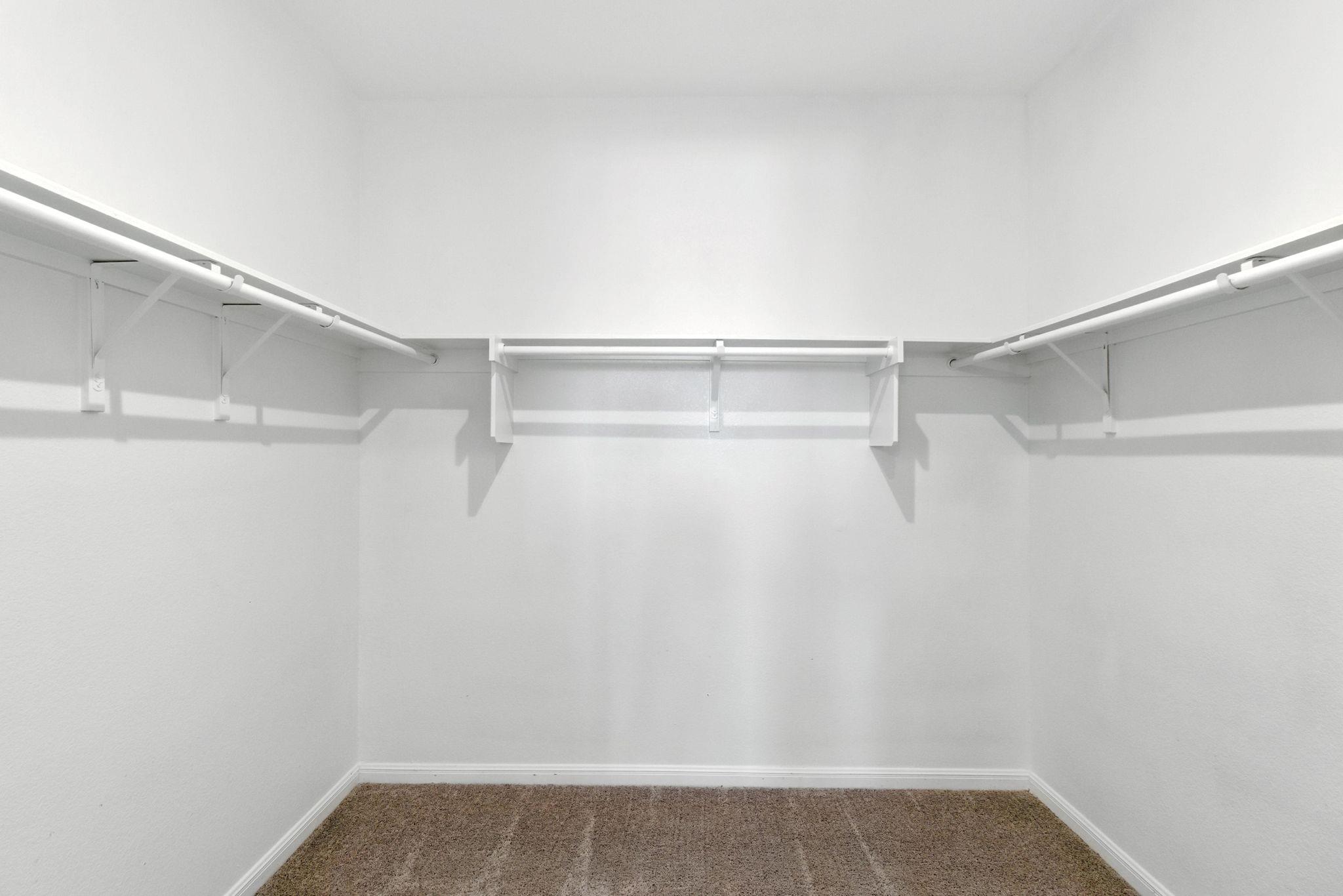 660 Seabiscuit Dr, Jarrell, TX 76537