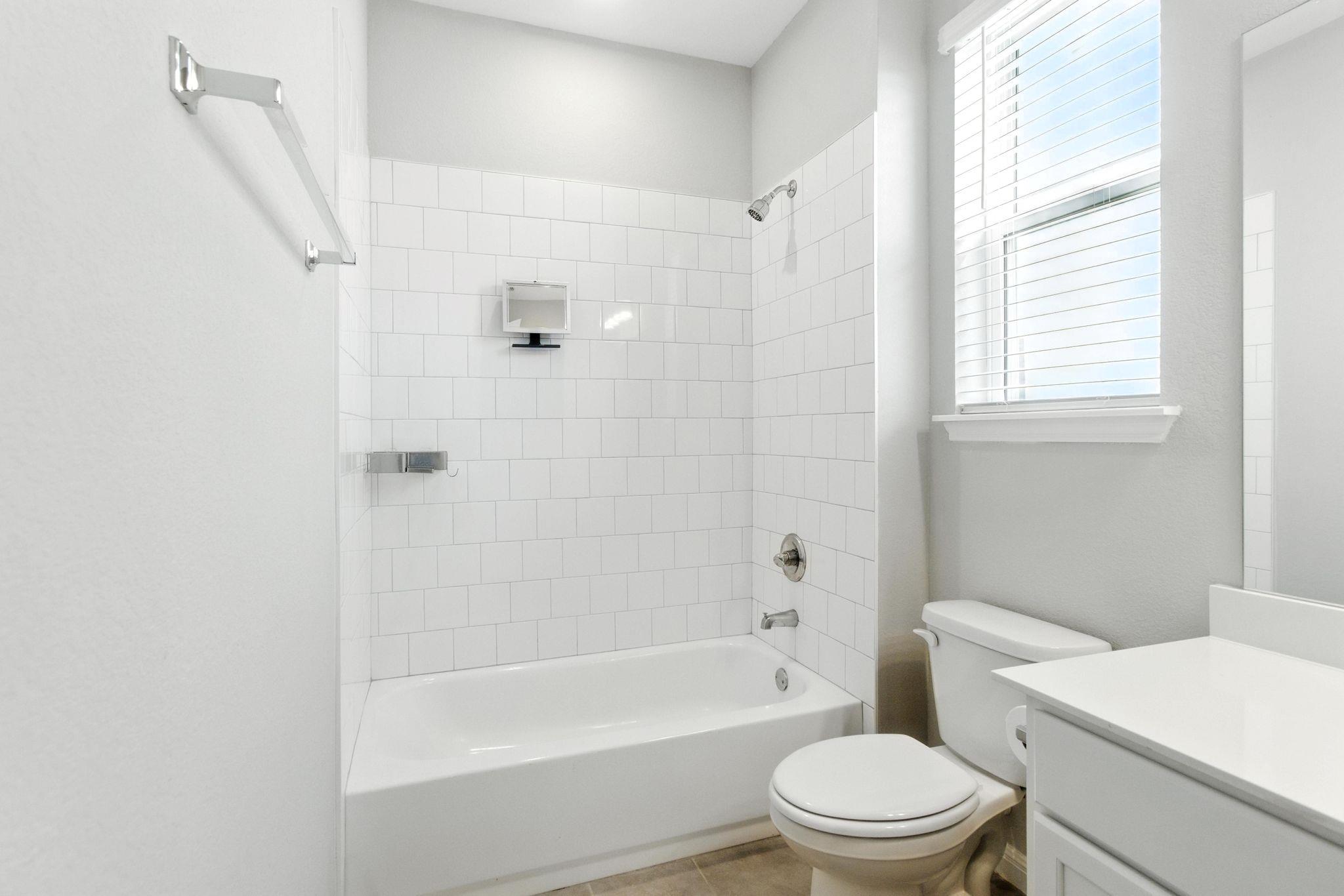 660 Seabiscuit Dr, Jarrell, TX 76537