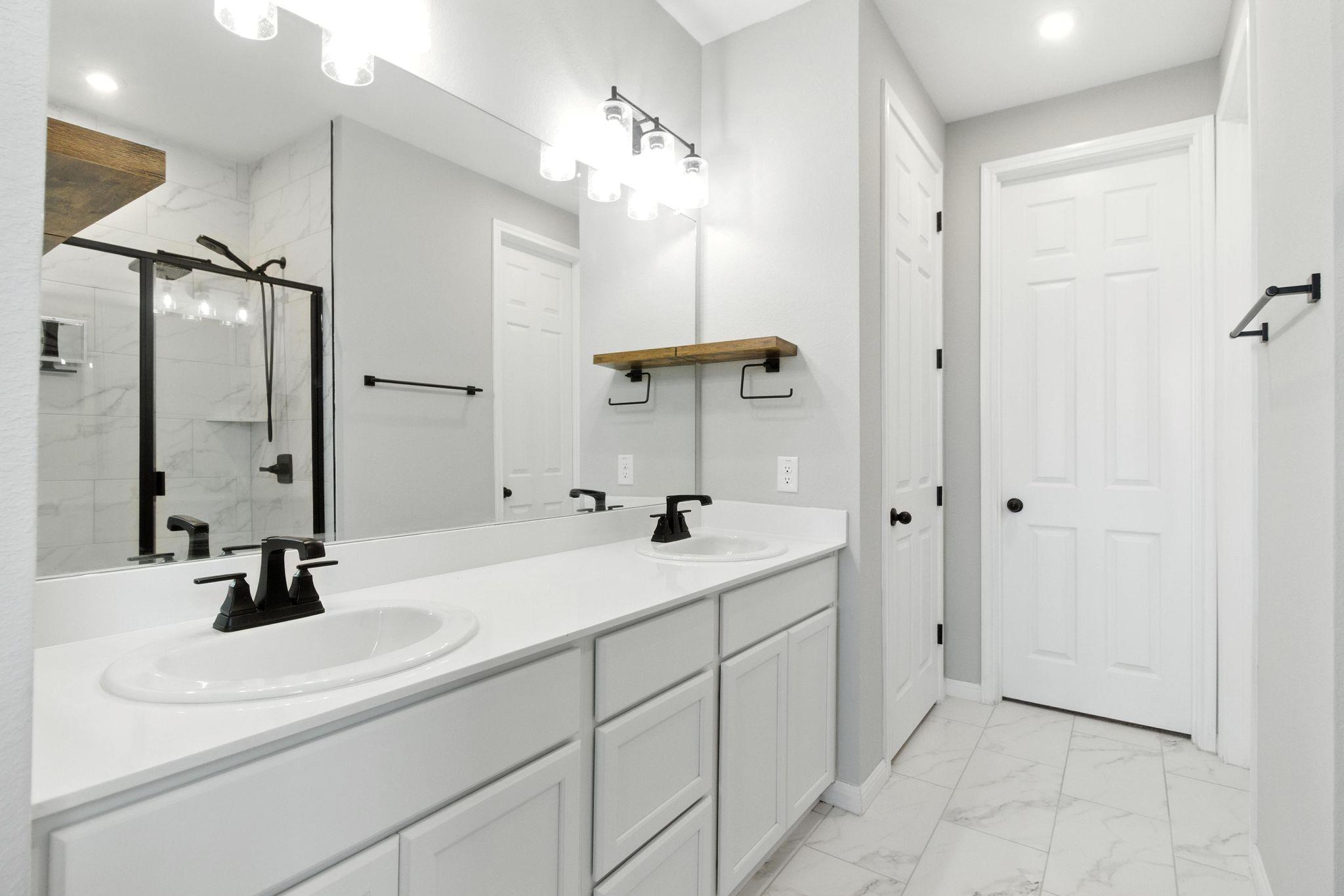 660 Seabiscuit Dr, Jarrell, TX 76537