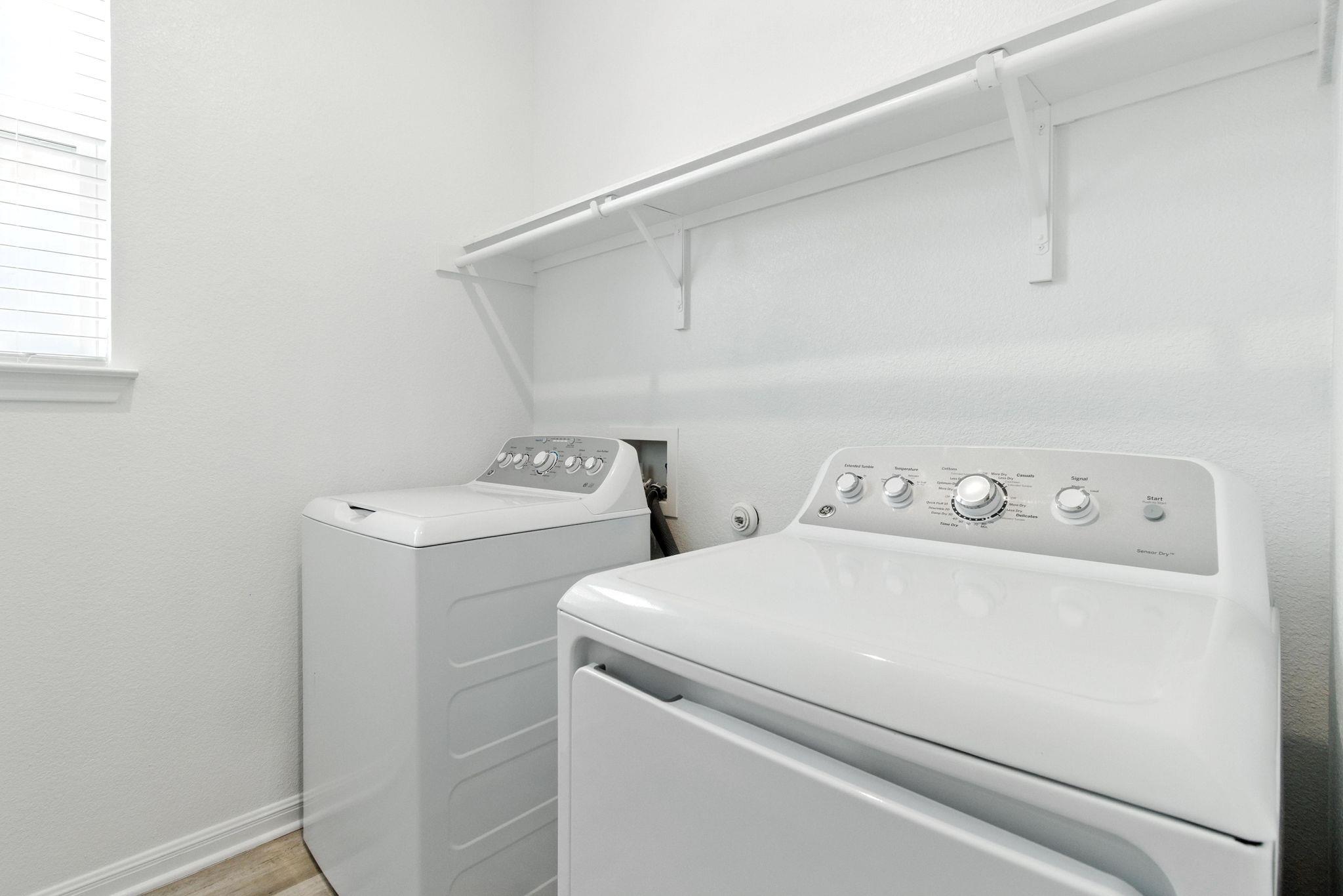 660 Seabiscuit Dr, Jarrell, TX 76537