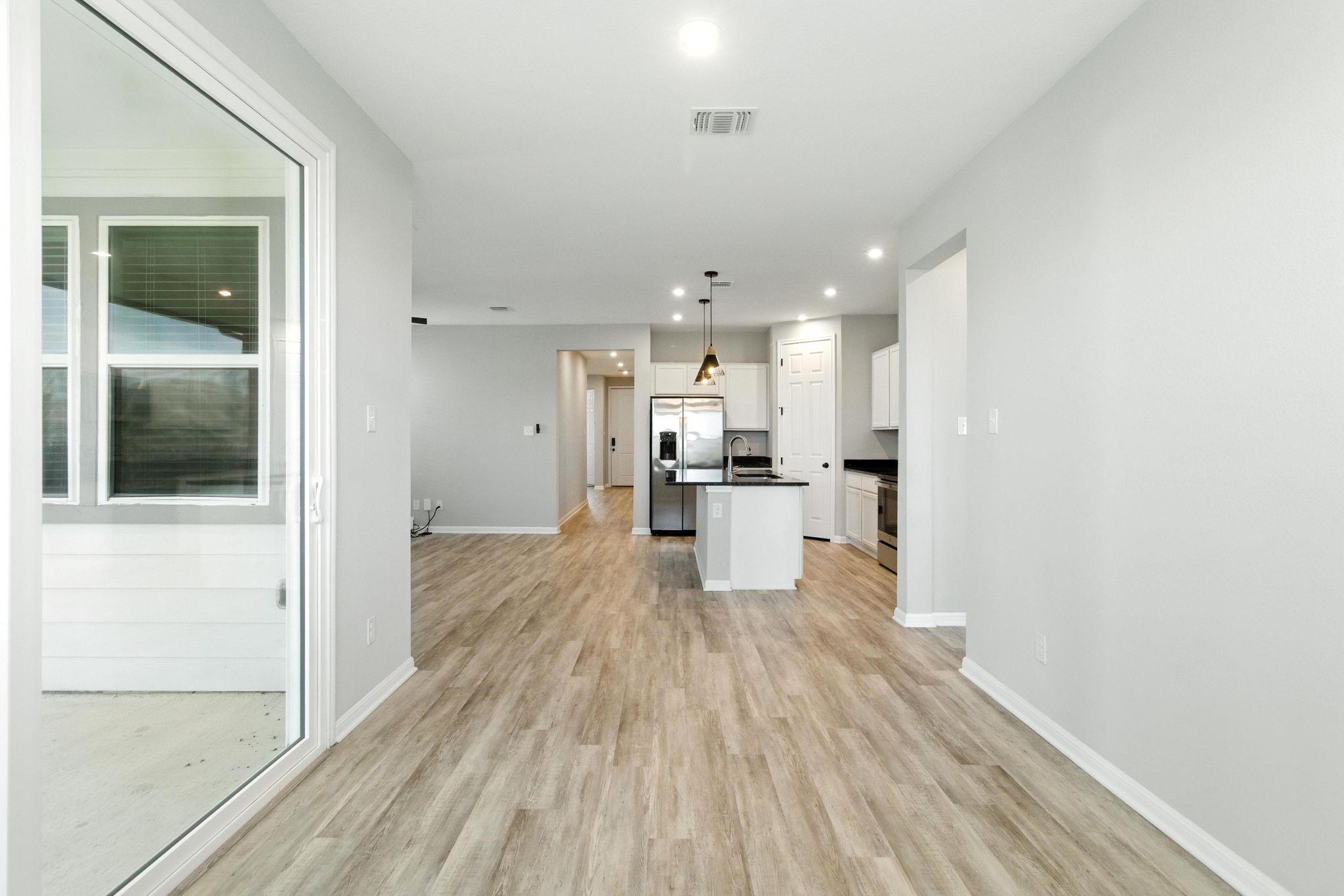 660 Seabiscuit Dr, Jarrell, TX 76537