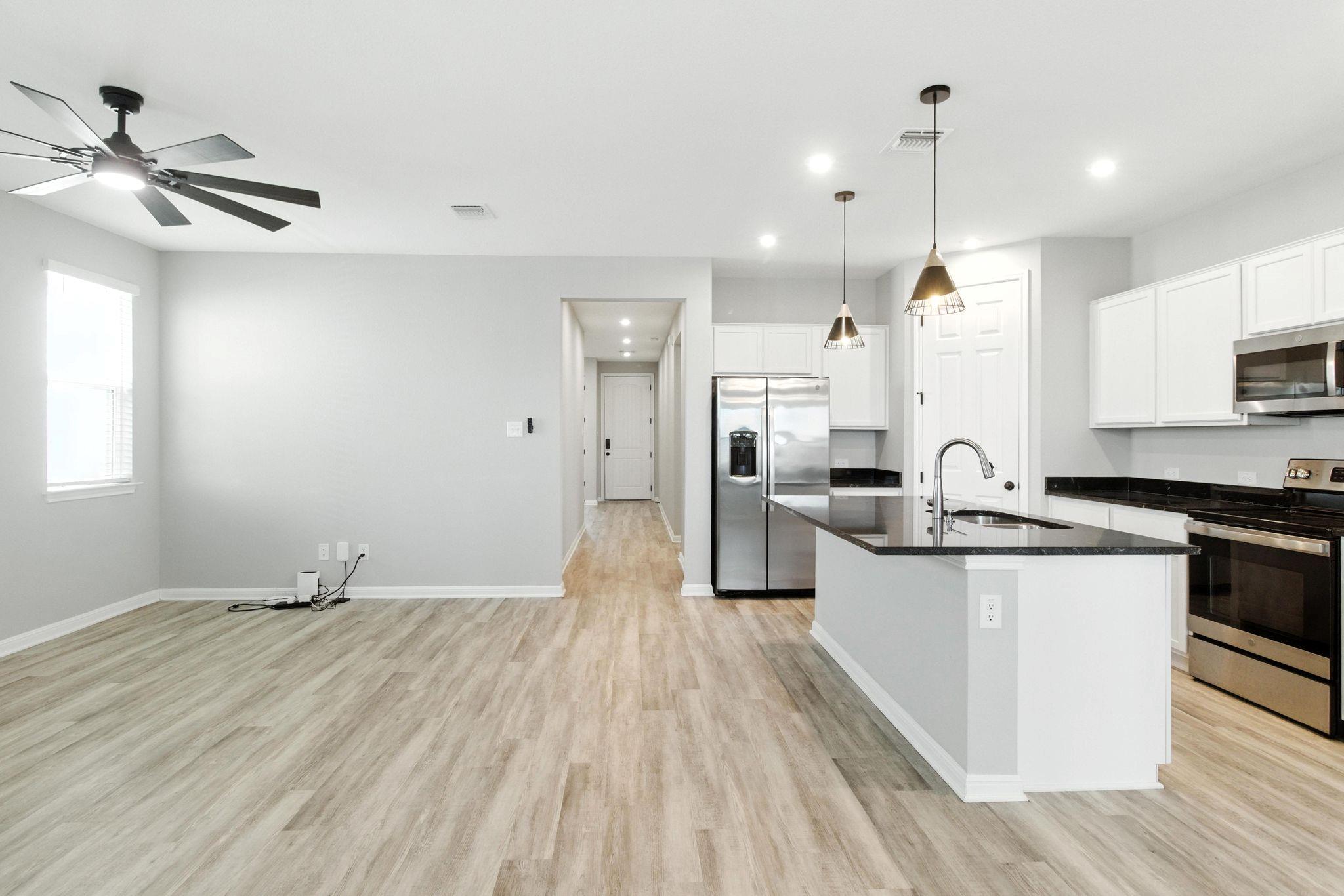 660 Seabiscuit Dr, Jarrell, TX 76537