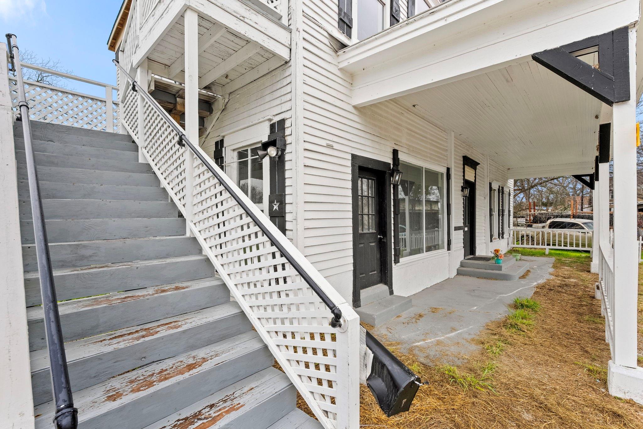 901 N Saint Joseph St, Gonzales, TX 78629