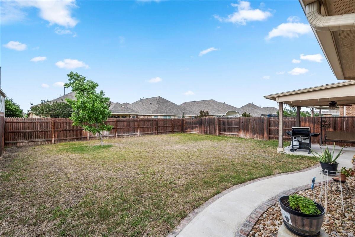 221 Joseph Dr, Buda, TX 78610