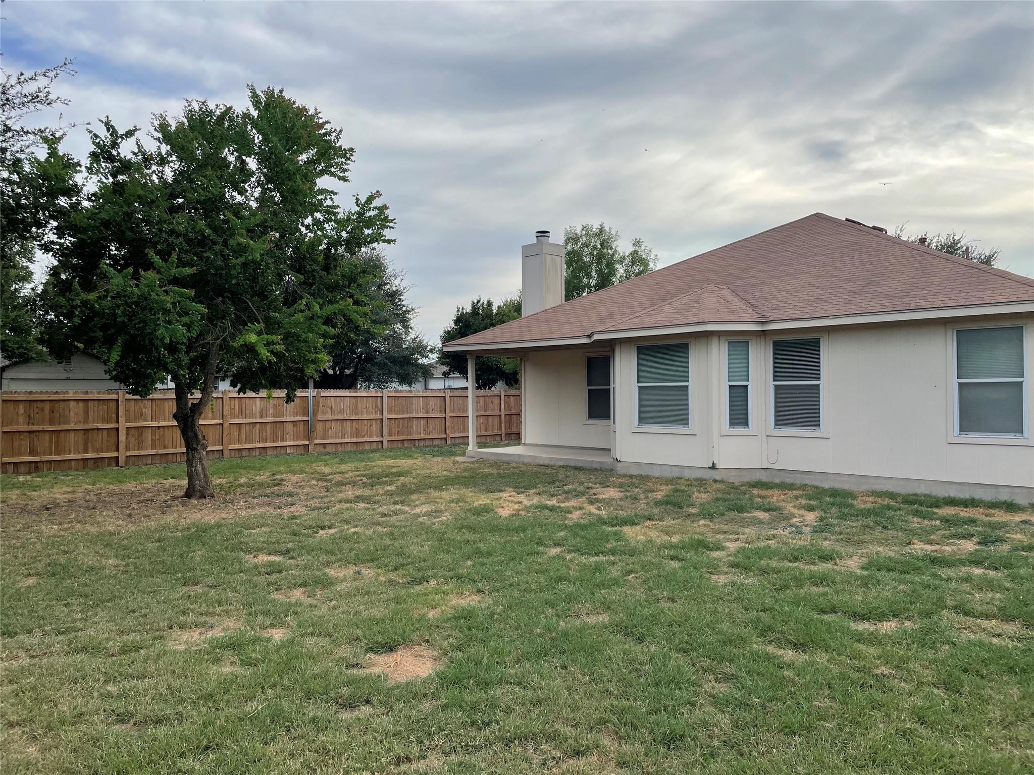 602 Losoya Ct, Hutto, TX 78634