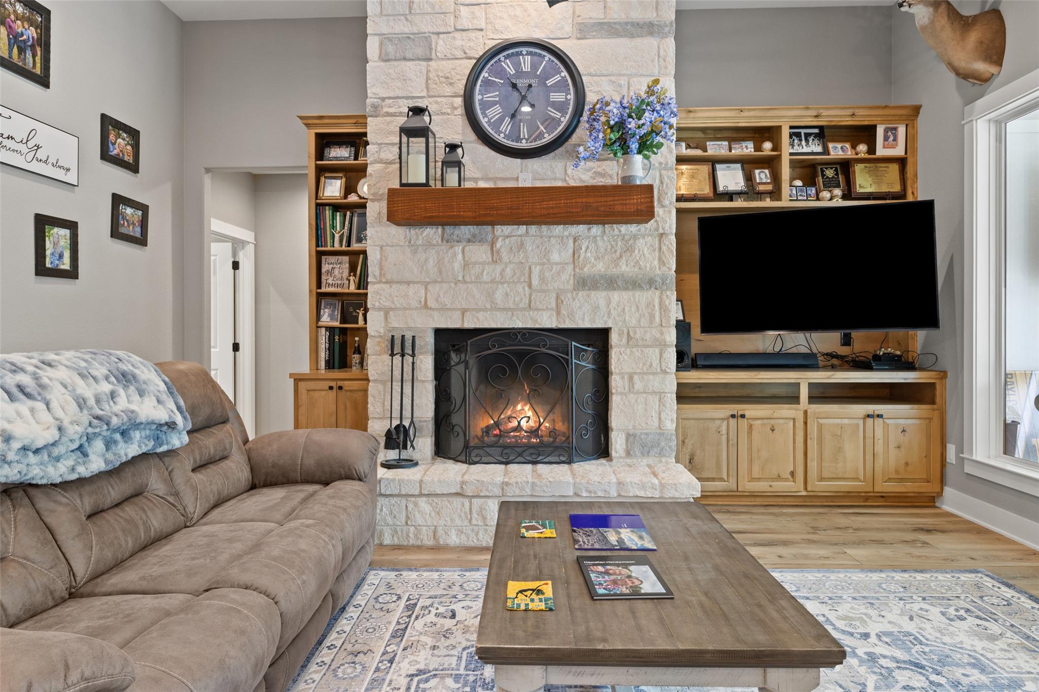 210 Levon Ln, Burnet, TX 78611