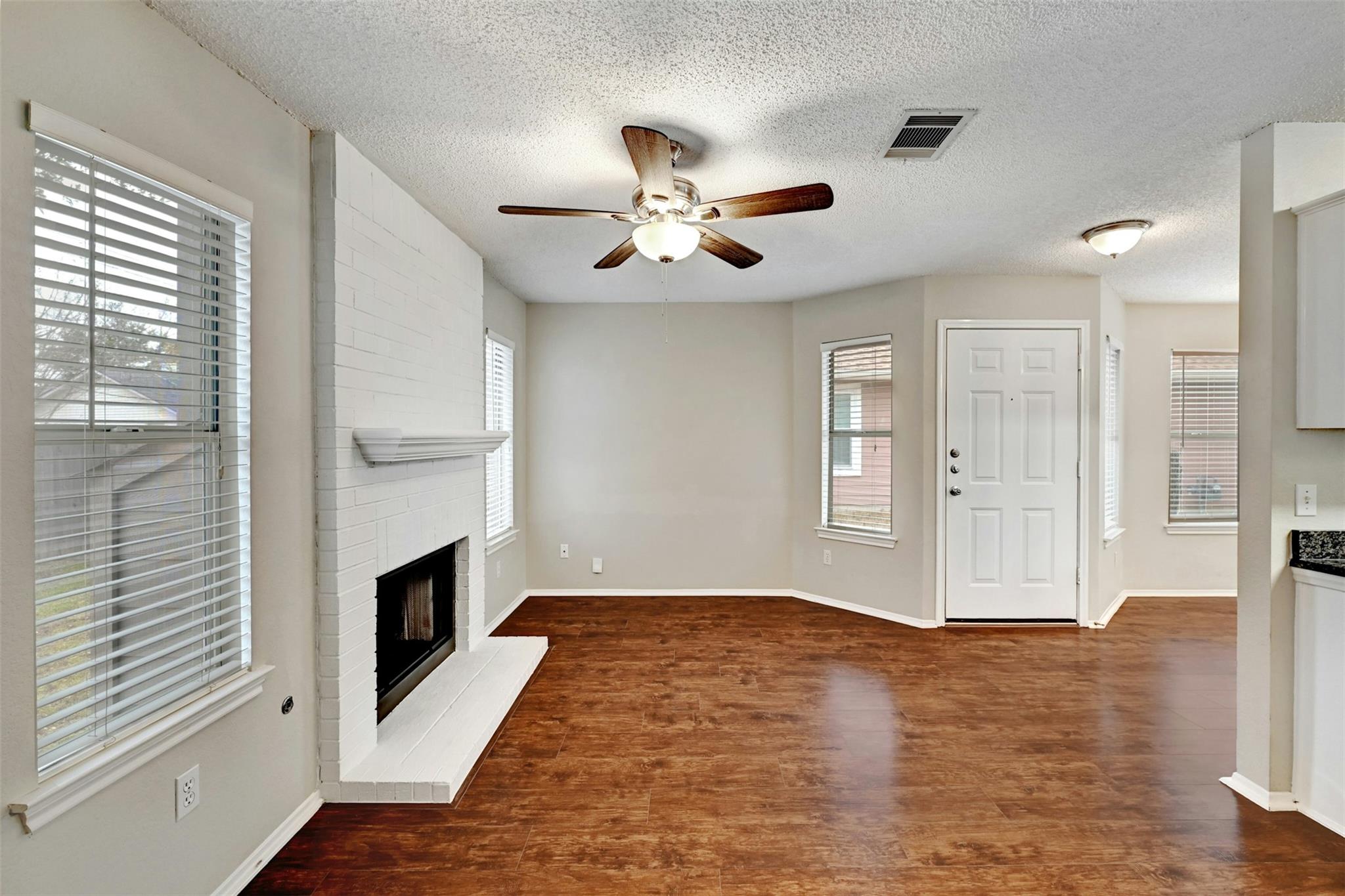 1807 Hollow Tree Blvd, Round Rock, TX 78681