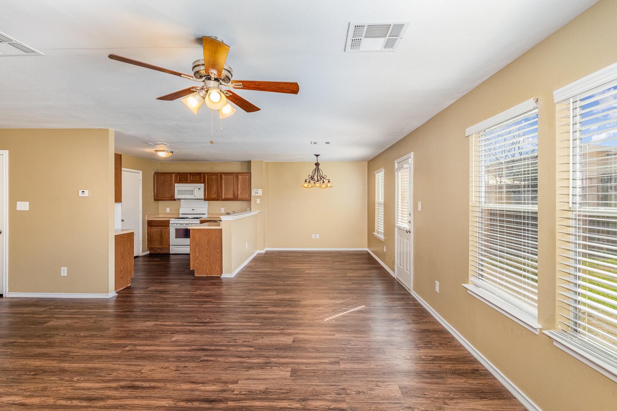 168 Jack Rabbit Ln, Buda, TX 78610