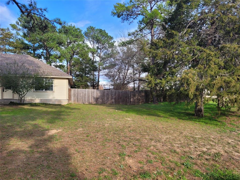 107 Rangeland Rd, Bastrop, TX 78602