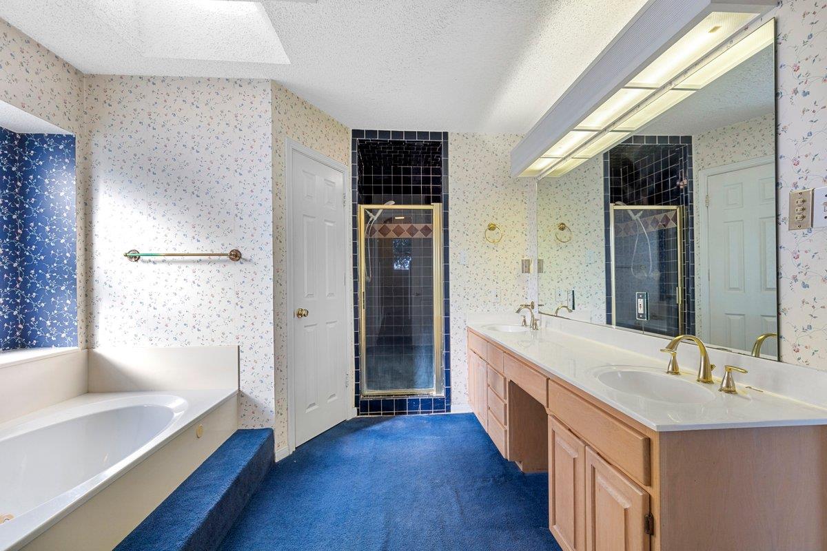 700 W Pietzsch St, Bartlett, TX 76511