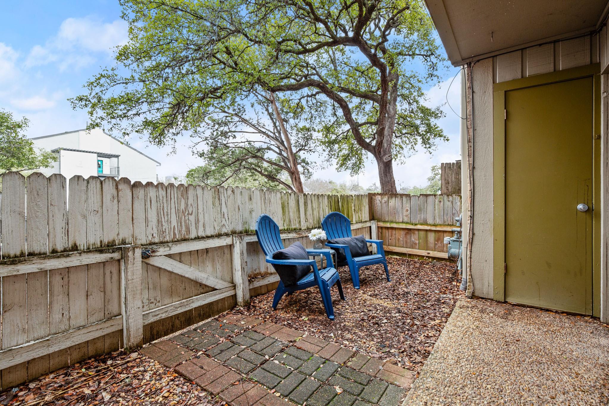 620 S 1st St # 104, Austin, TX 78704