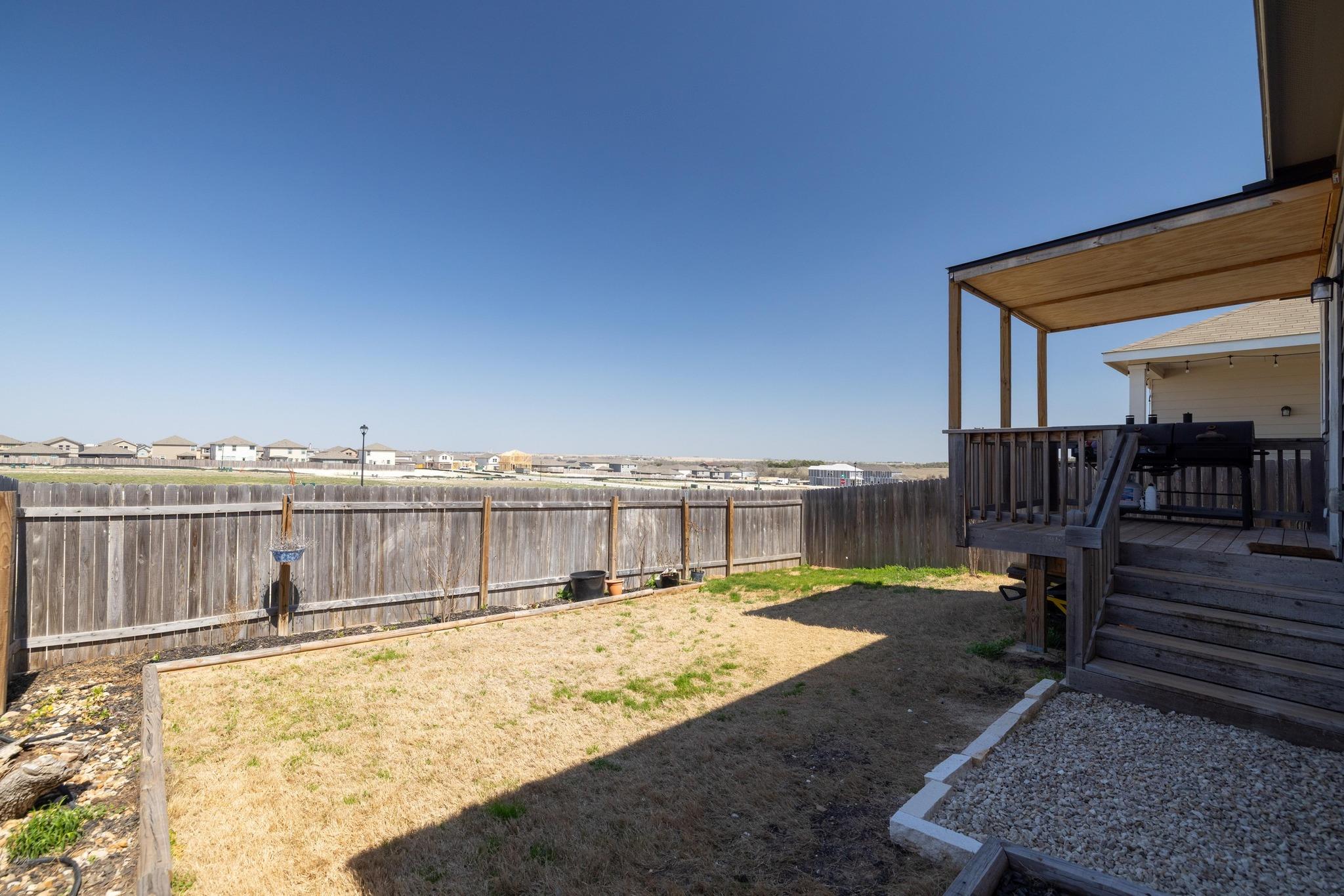 221 Comancheros Rd, Jarrell, TX 76537