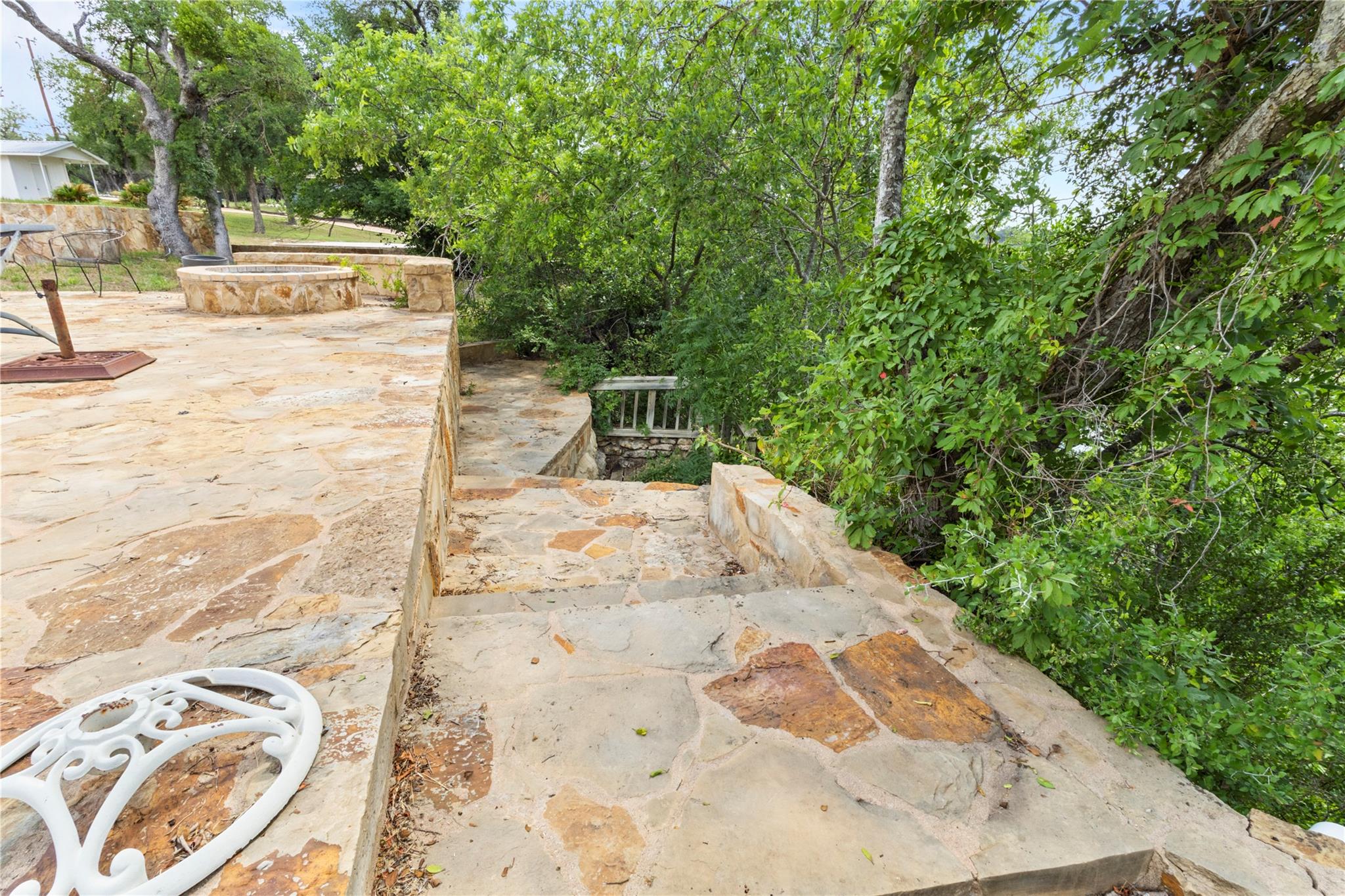 25421 Pedernales Point Dr, Spicewood, TX 78669