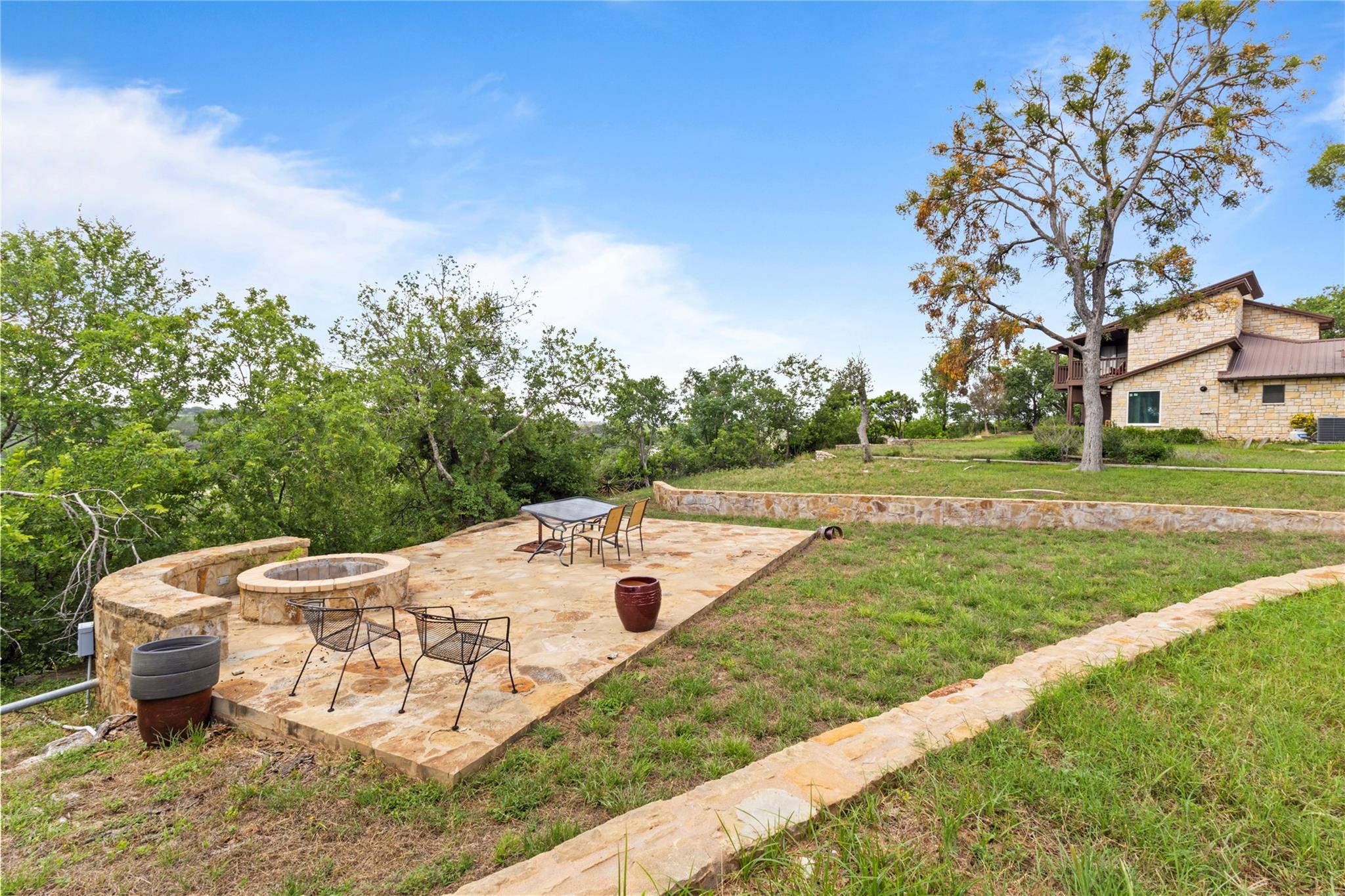 25421 Pedernales Point Dr, Spicewood, TX 78669