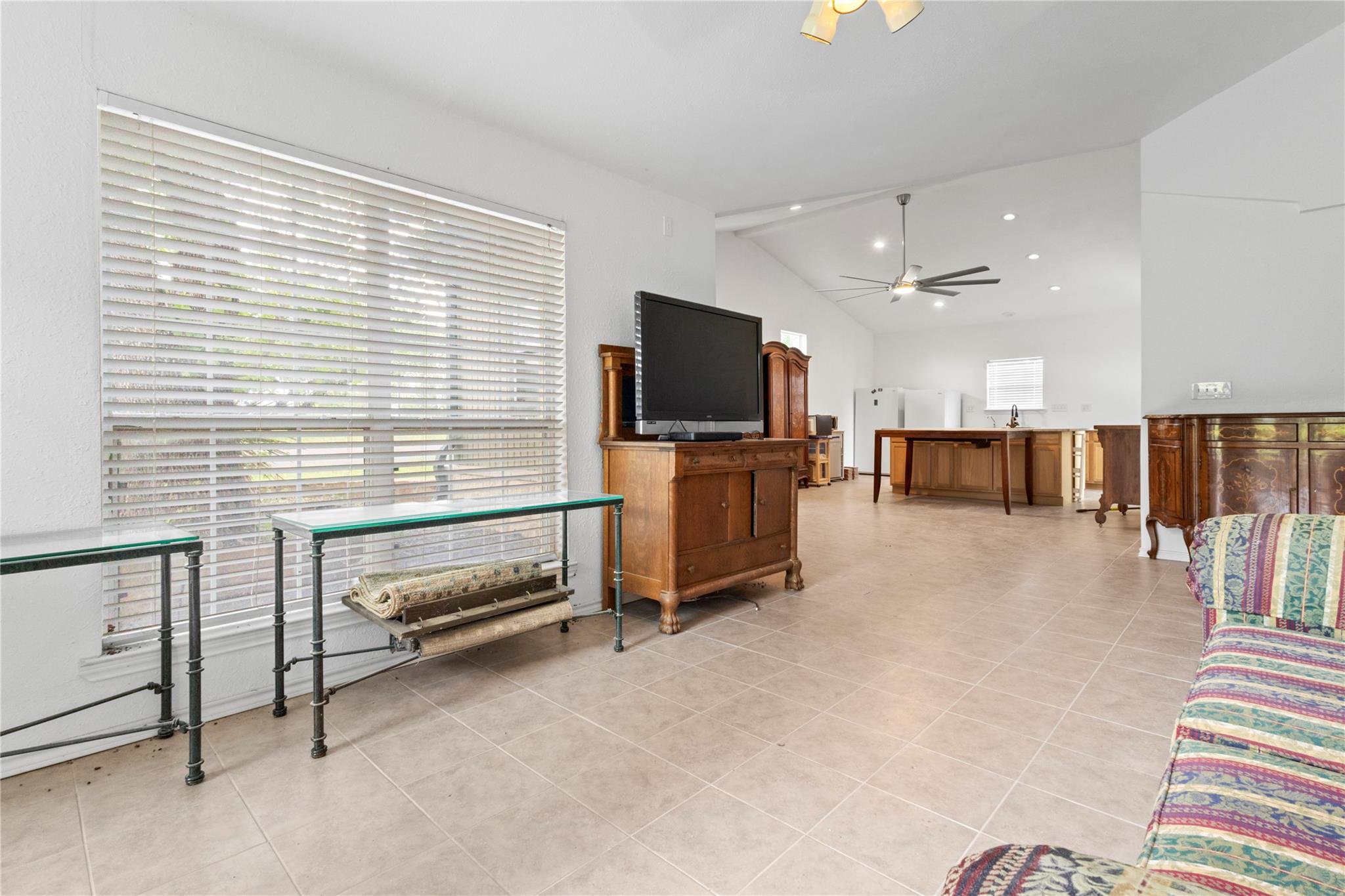 25421 Pedernales Point Dr, Spicewood, TX 78669