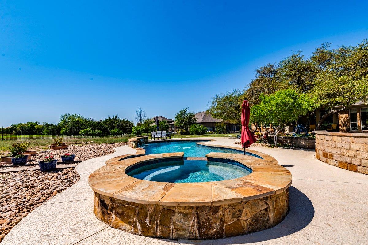 208 Dream Catcher Dr, Leander, TX 78641