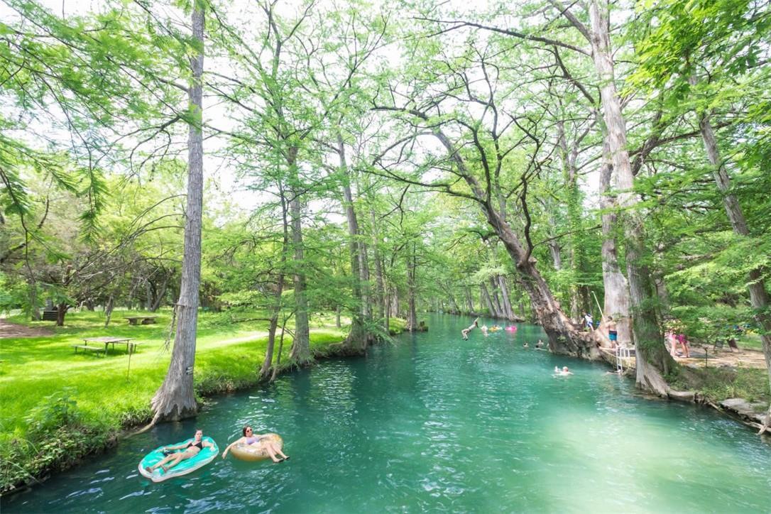 3 Green Willow Ln, Wimberley, TX 78676