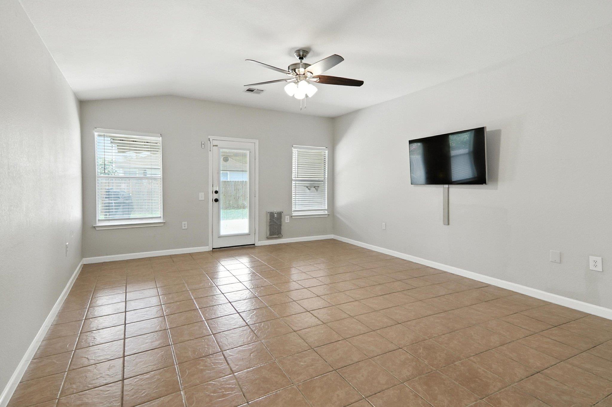 12613 Paloma Blanca Way, Del Valle, TX 78617