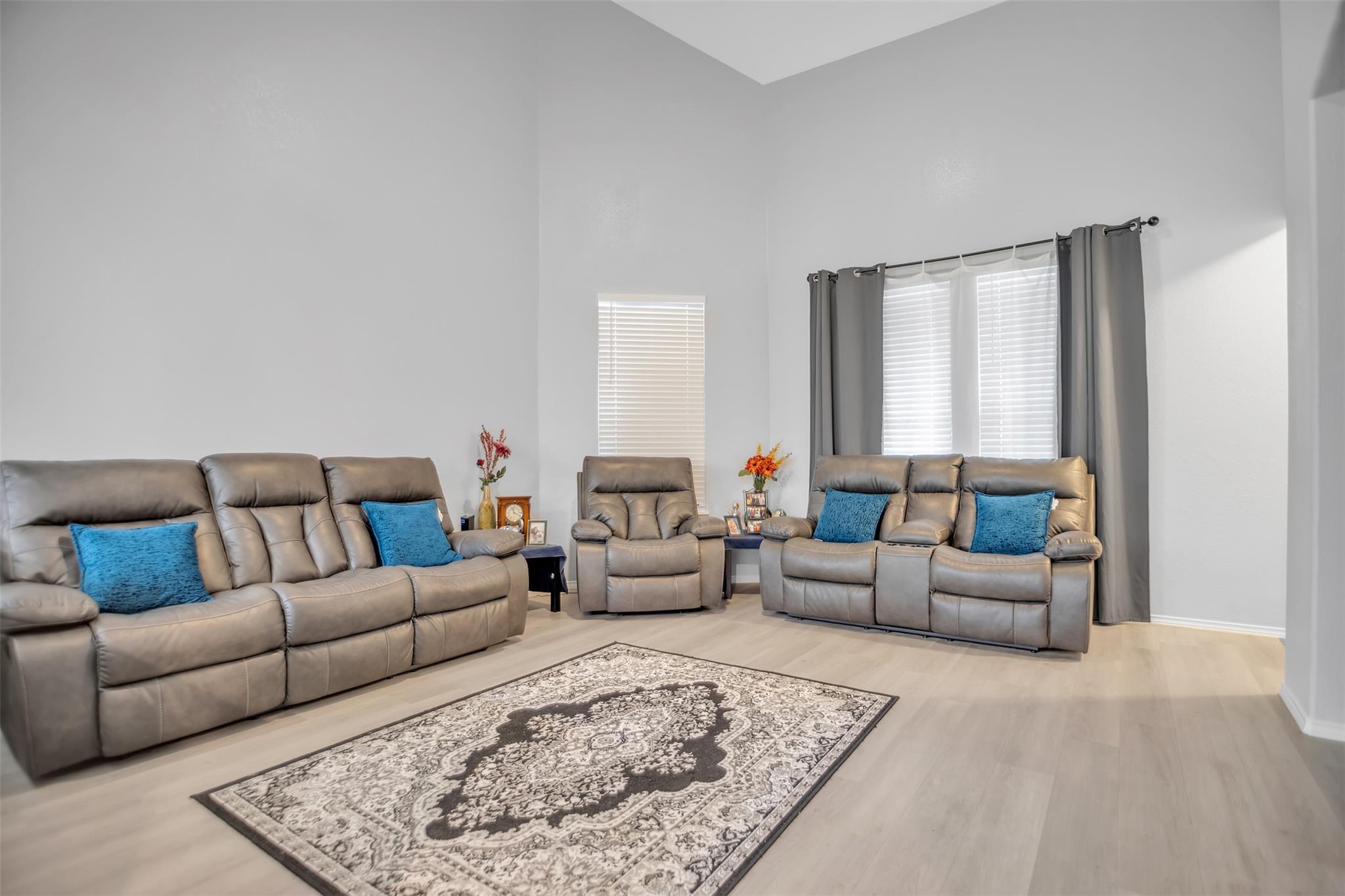 405 Shadowpoint St, San Marcos, TX 78666