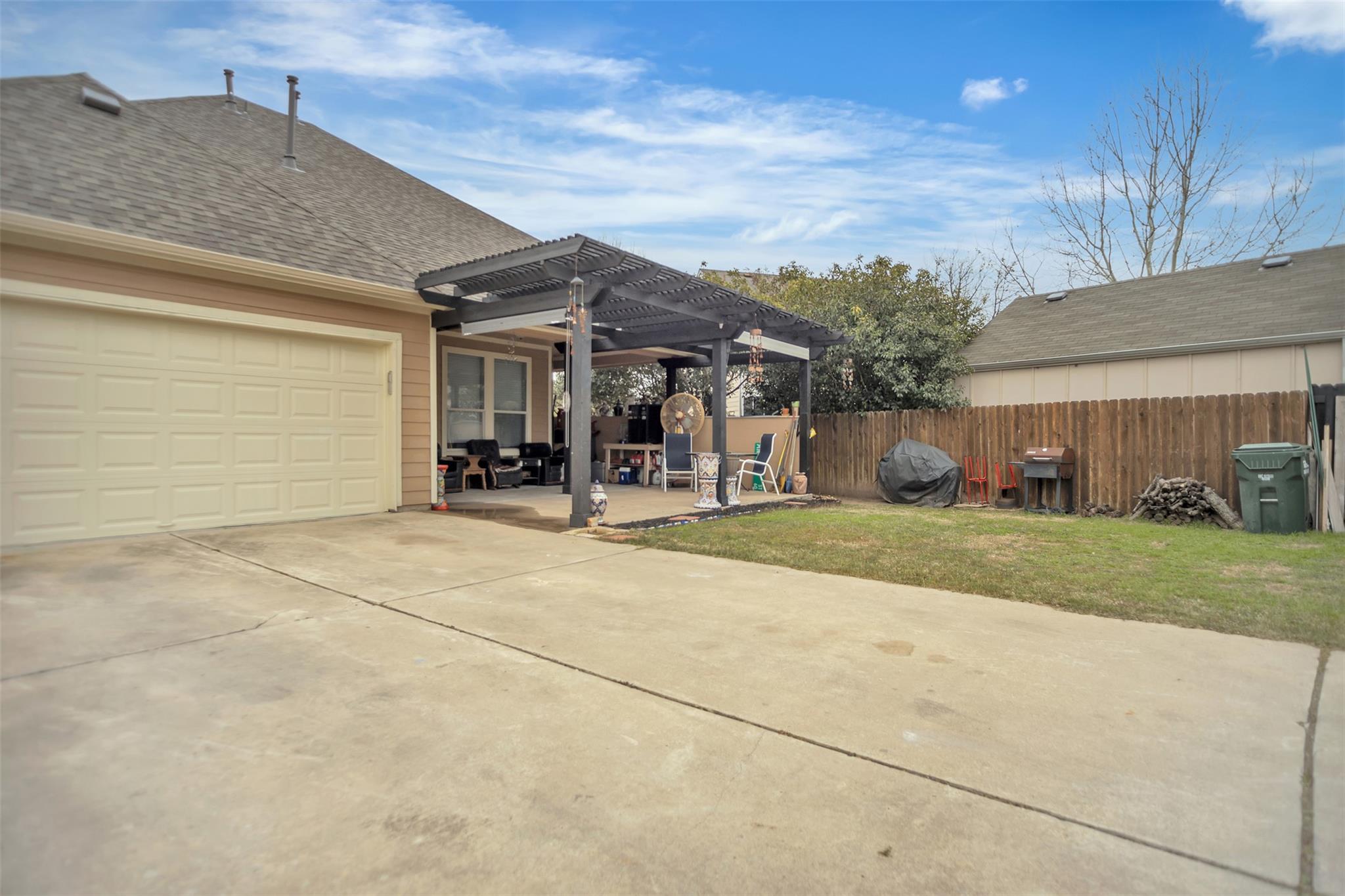 405 Shadowpoint St, San Marcos, TX 78666