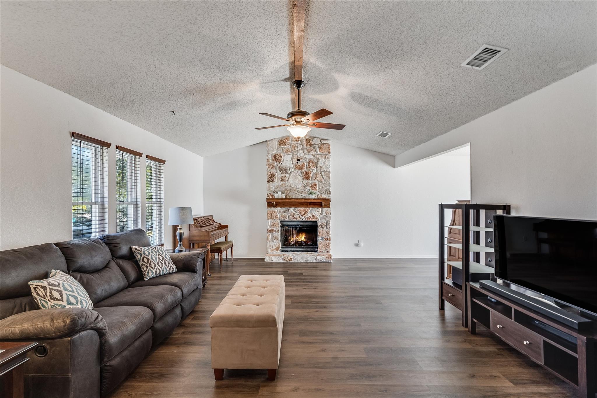 7604 Chelmsford Dr, Austin, TX 78736