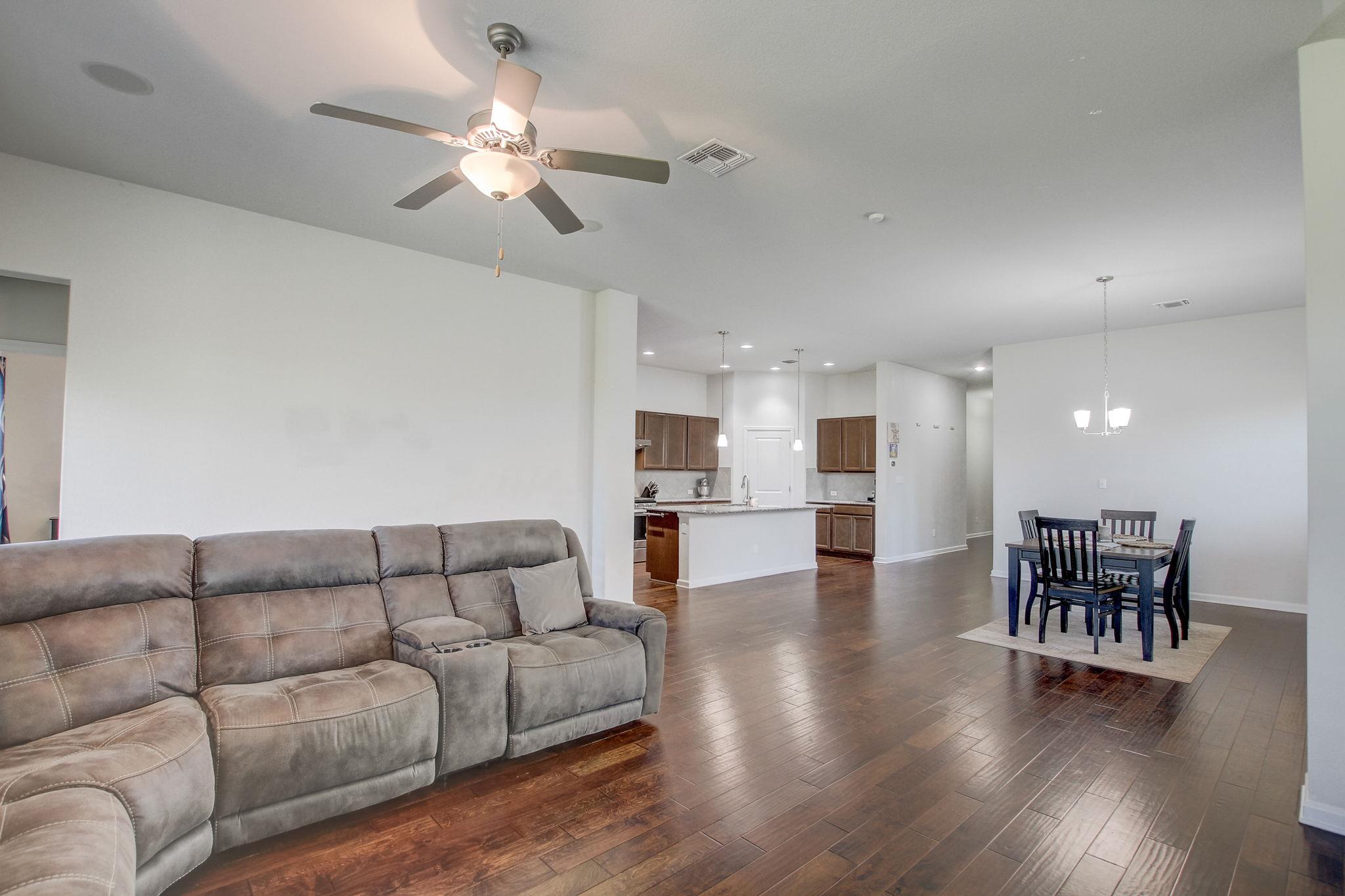138 Edgewater Trl, Bastrop, TX 78602