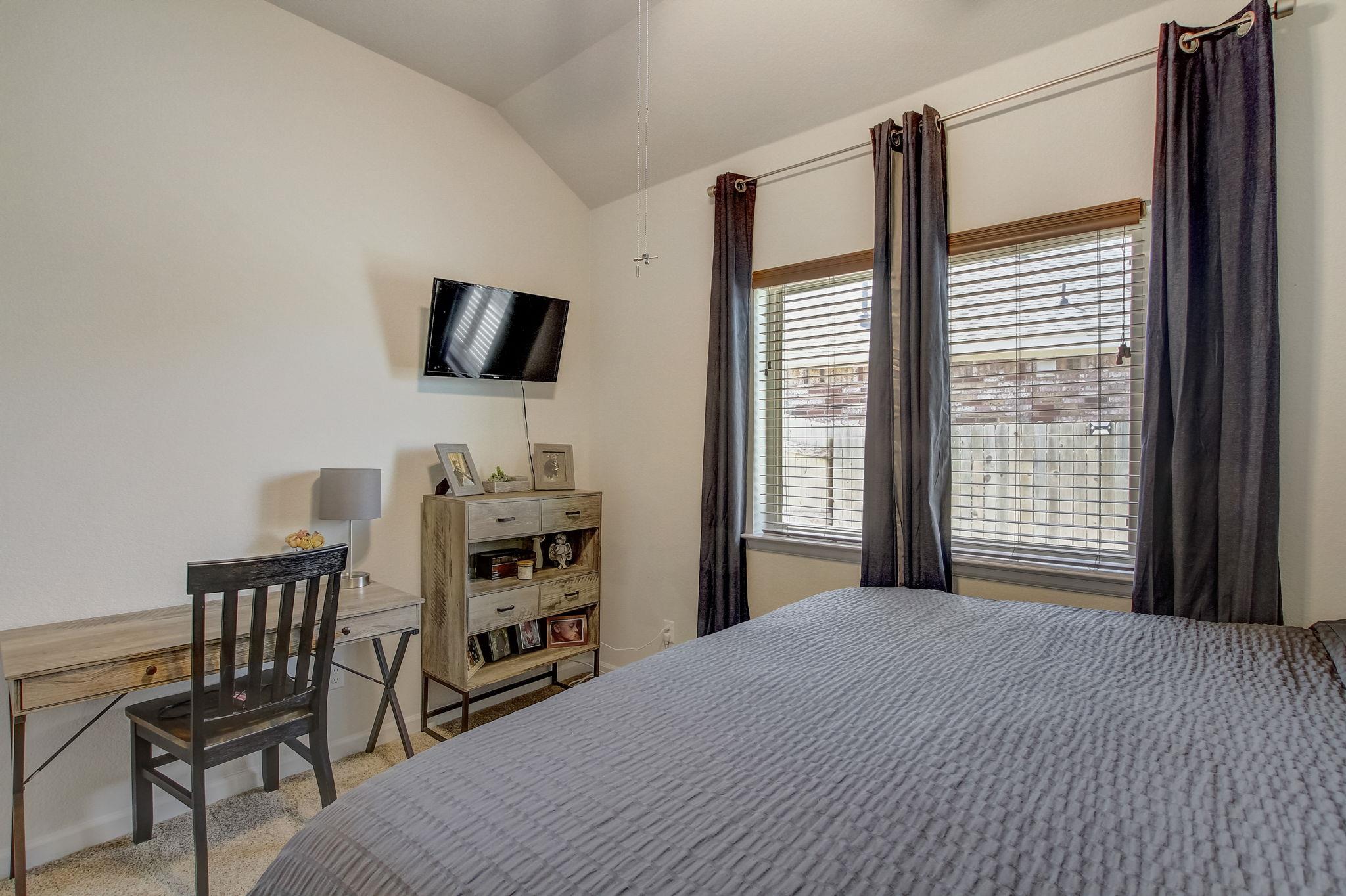 138 Edgewater Trl, Bastrop, TX 78602