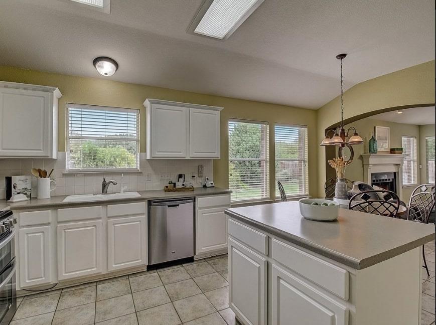 8140 Osborne Dr, Austin, TX 78729