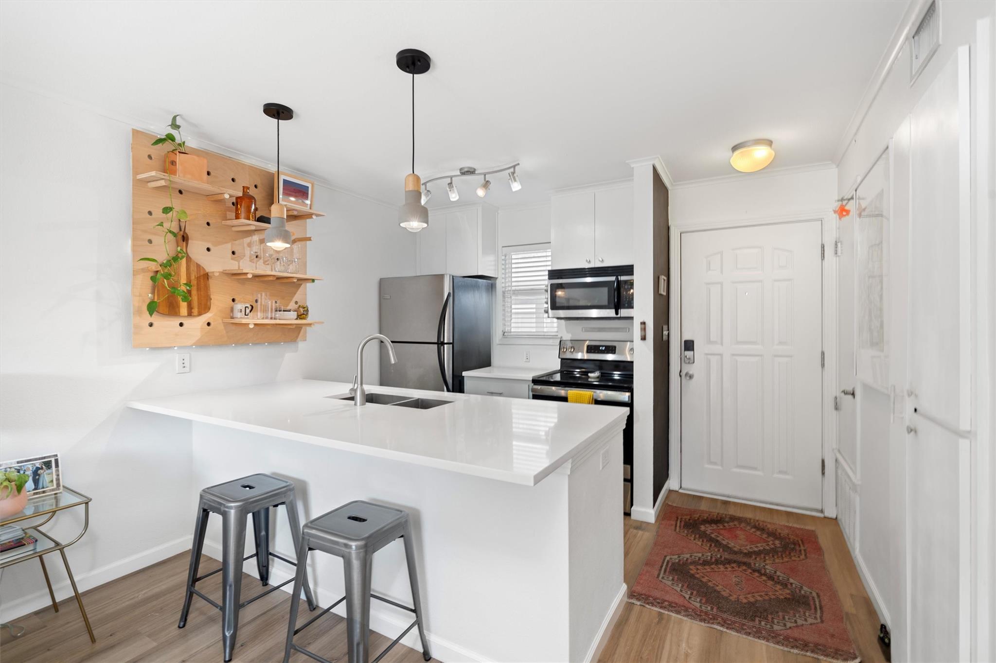 1422 Collier St # 102, Austin, TX 78704