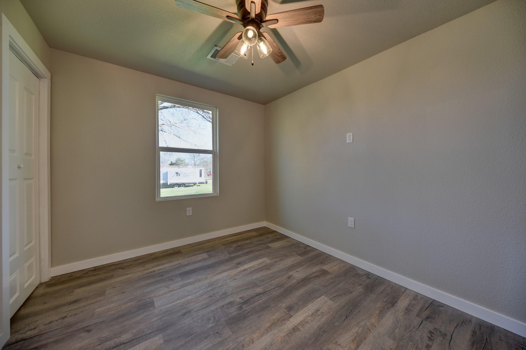 633 Rice St, Rockdale, TX 76567