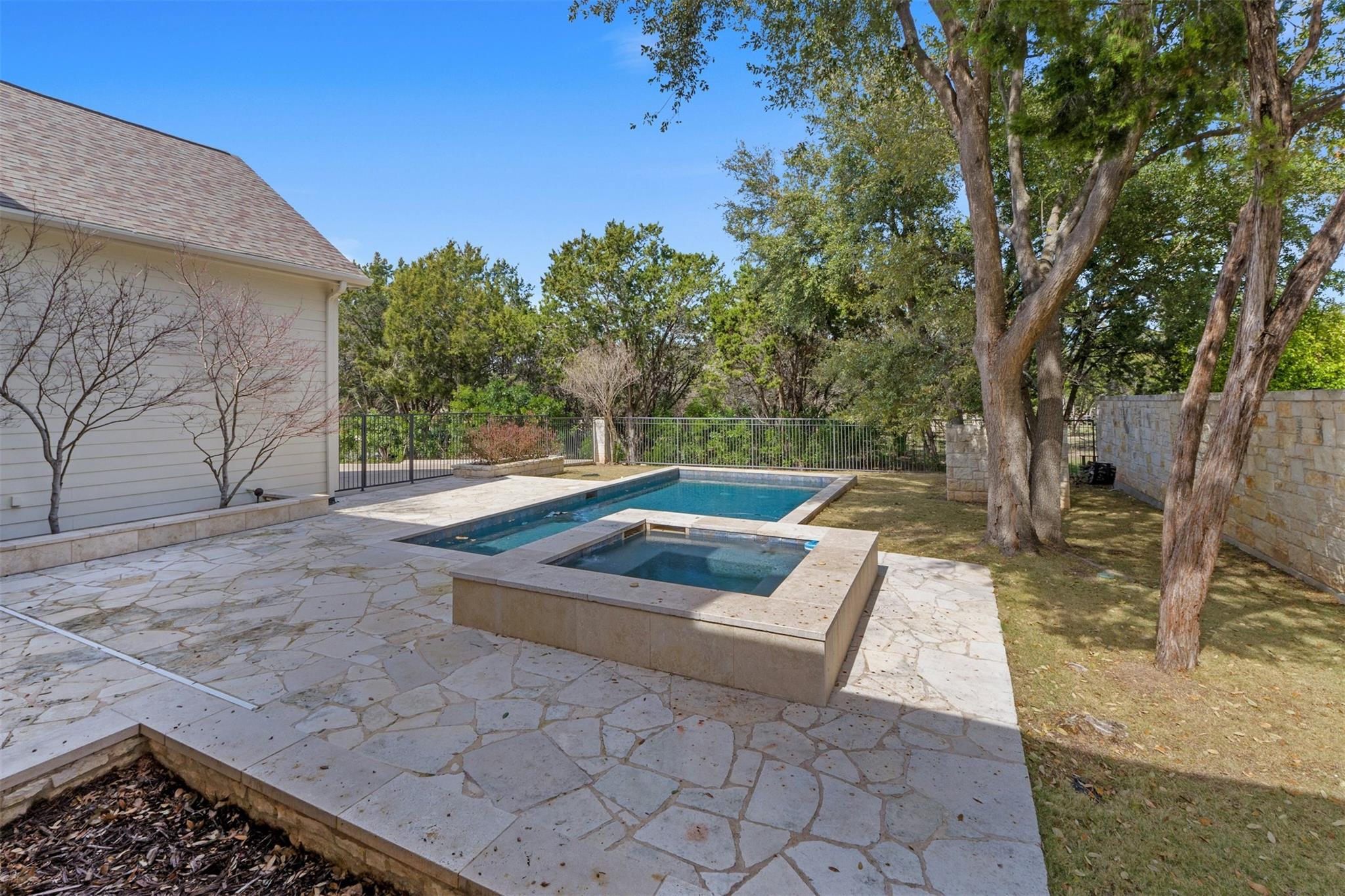 625 Robin Dale Ct, Lakeway, TX 78734