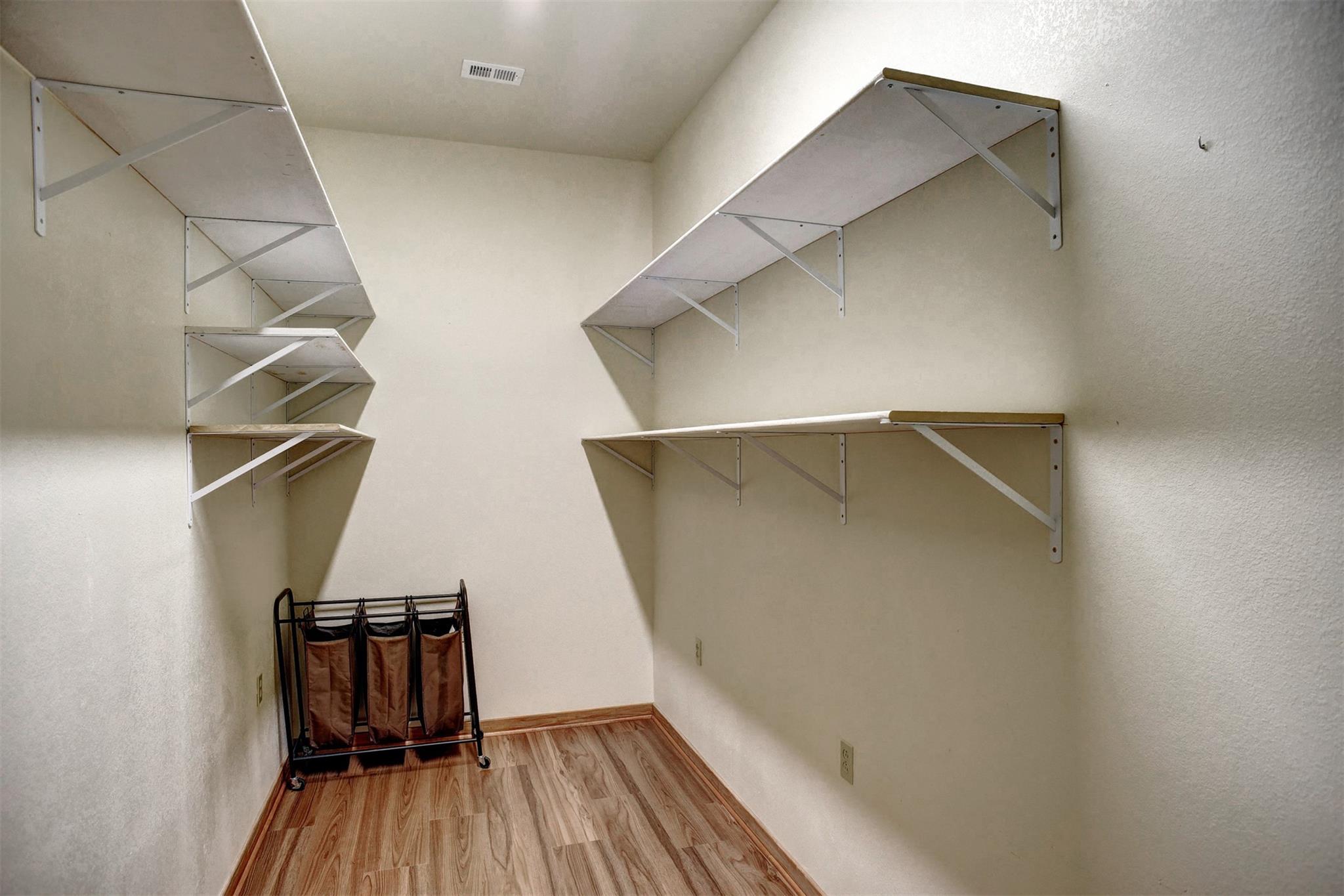 120 Lariat Ct, Bastrop, TX 78602