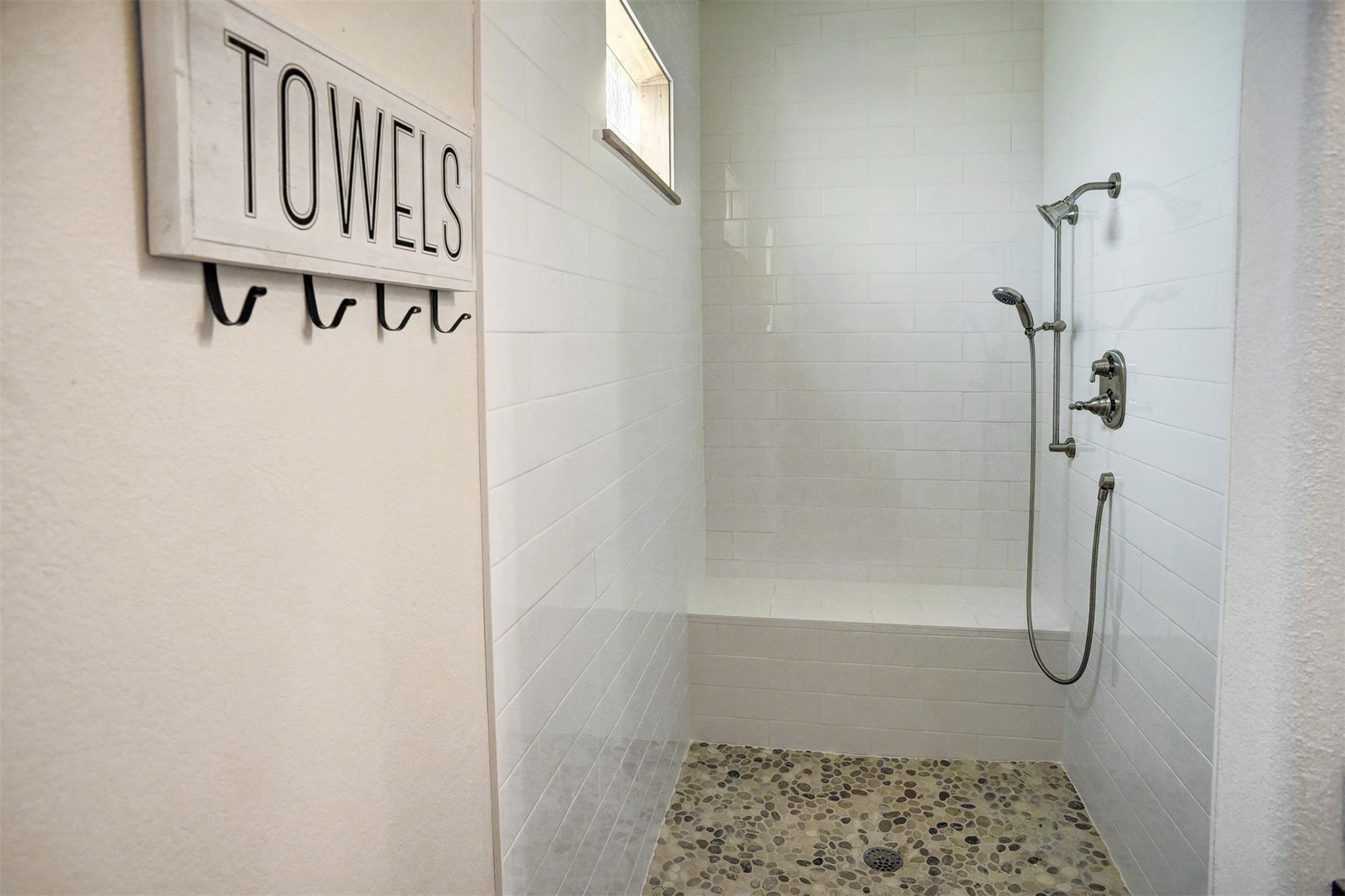 120 Lariat Ct, Bastrop, TX 78602