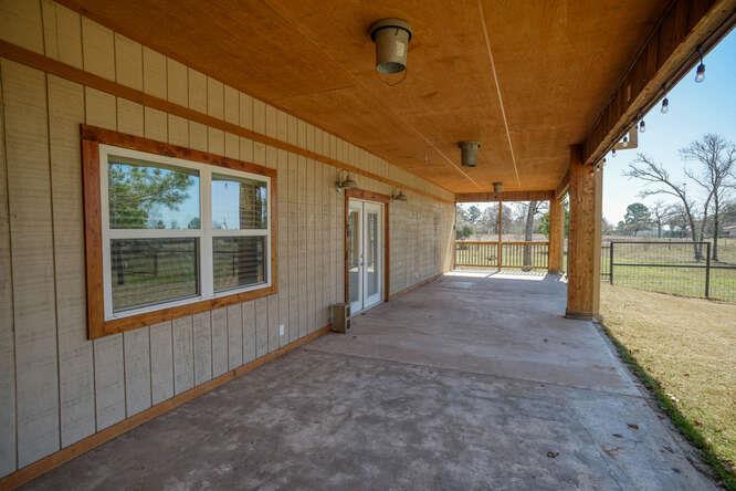 120 Lariat Ct, Bastrop, TX 78602