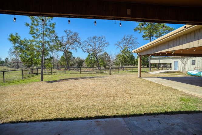 120 Lariat Ct, Bastrop, TX 78602