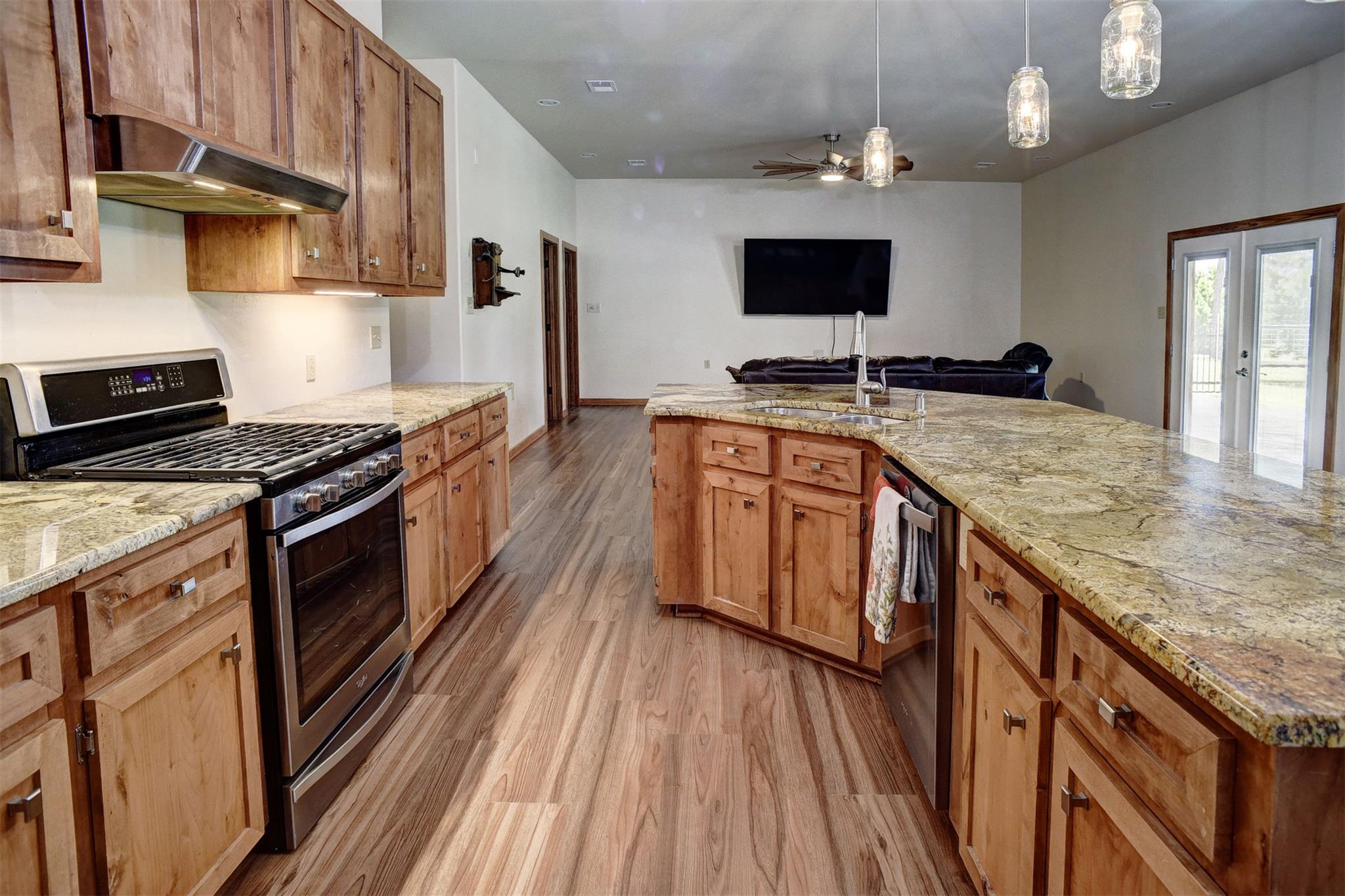 120 Lariat Ct, Bastrop, TX 78602