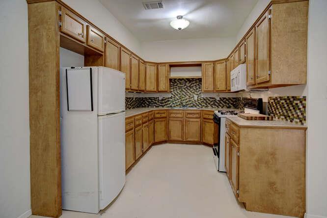 120 Lariat Ct, Bastrop, TX 78602