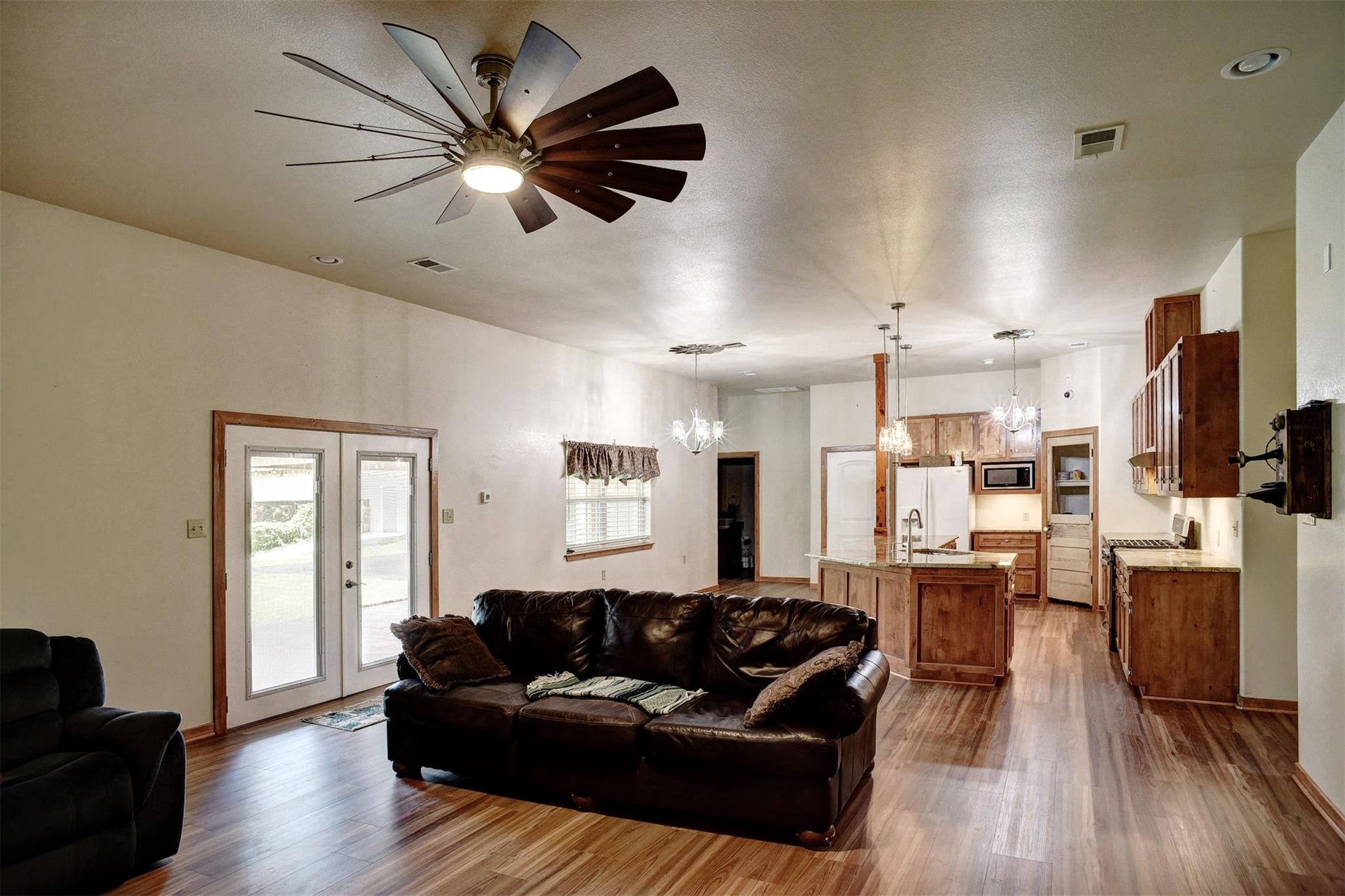120 Lariat Ct, Bastrop, TX 78602