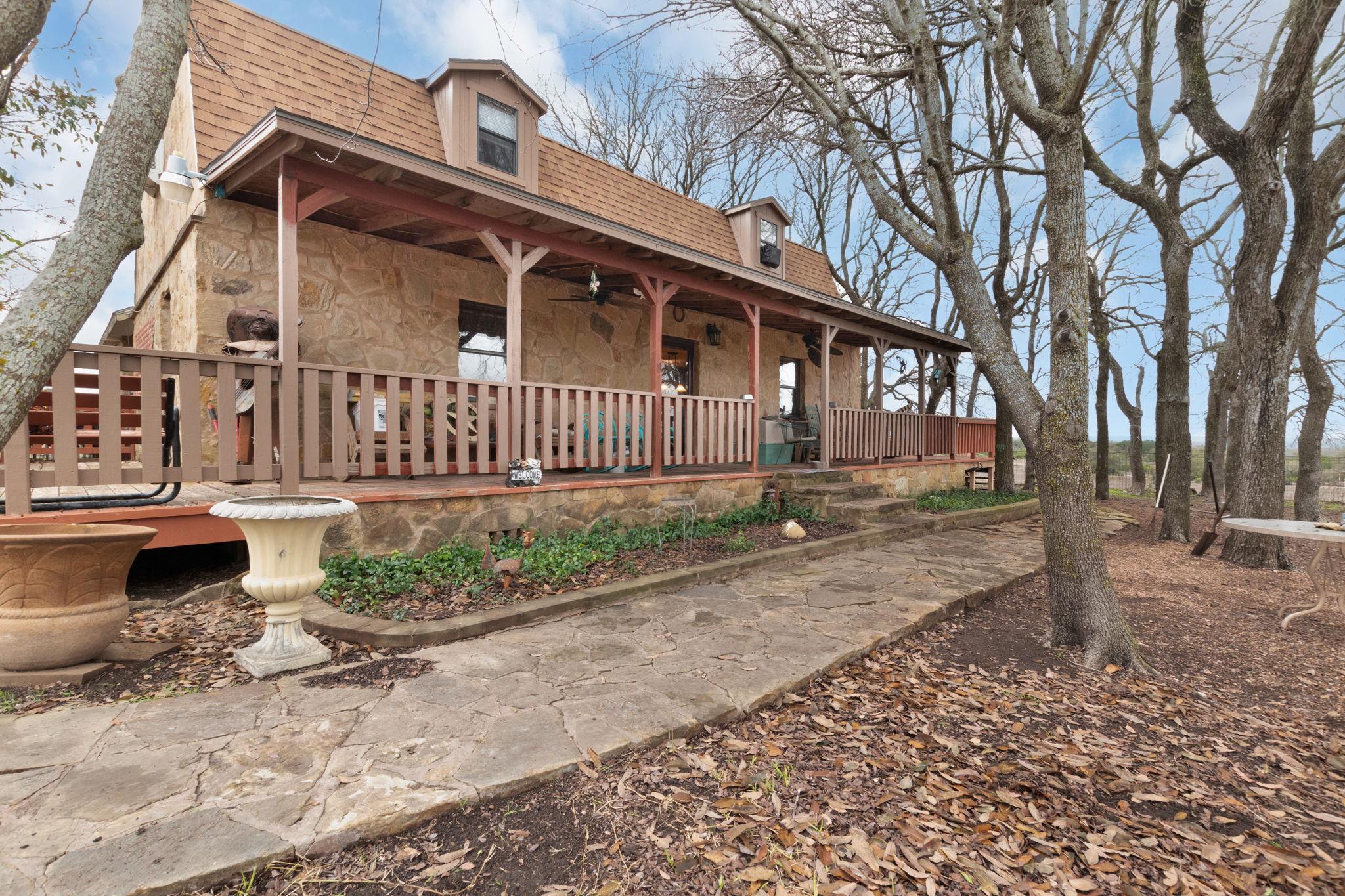 425 Cedar Break Ln, Burnet, TX 78611
