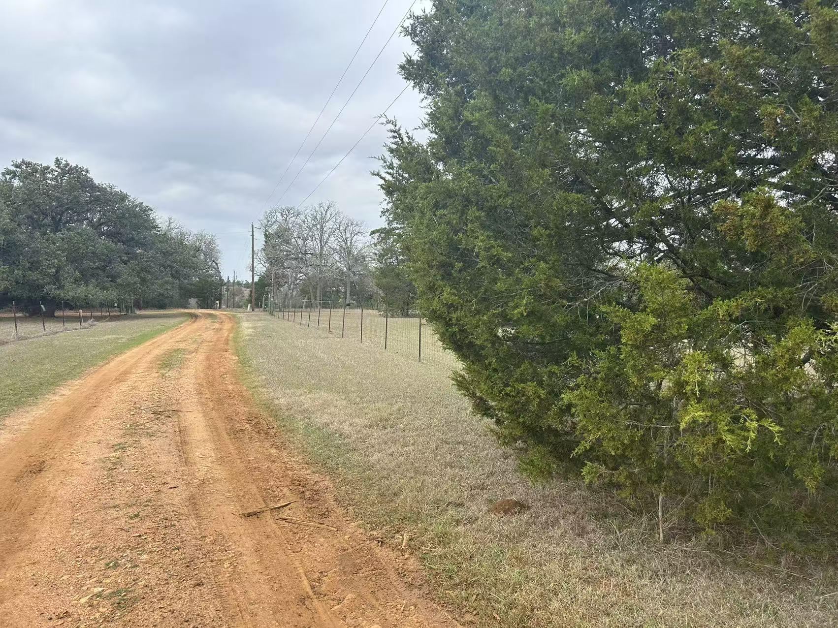 008 Agget Rd, Smithville, TX 78957