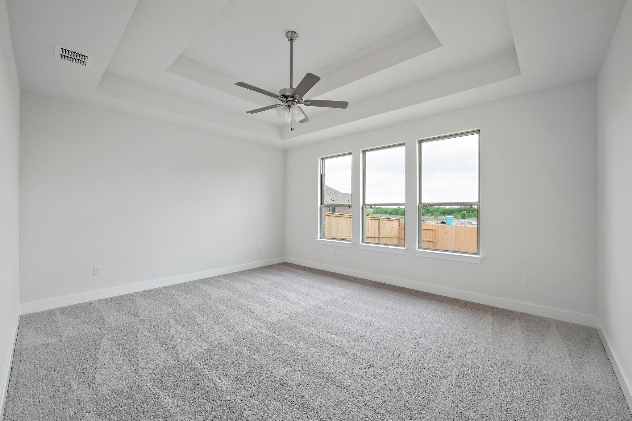 129 Cloverton Cres, Hutto, TX 78634