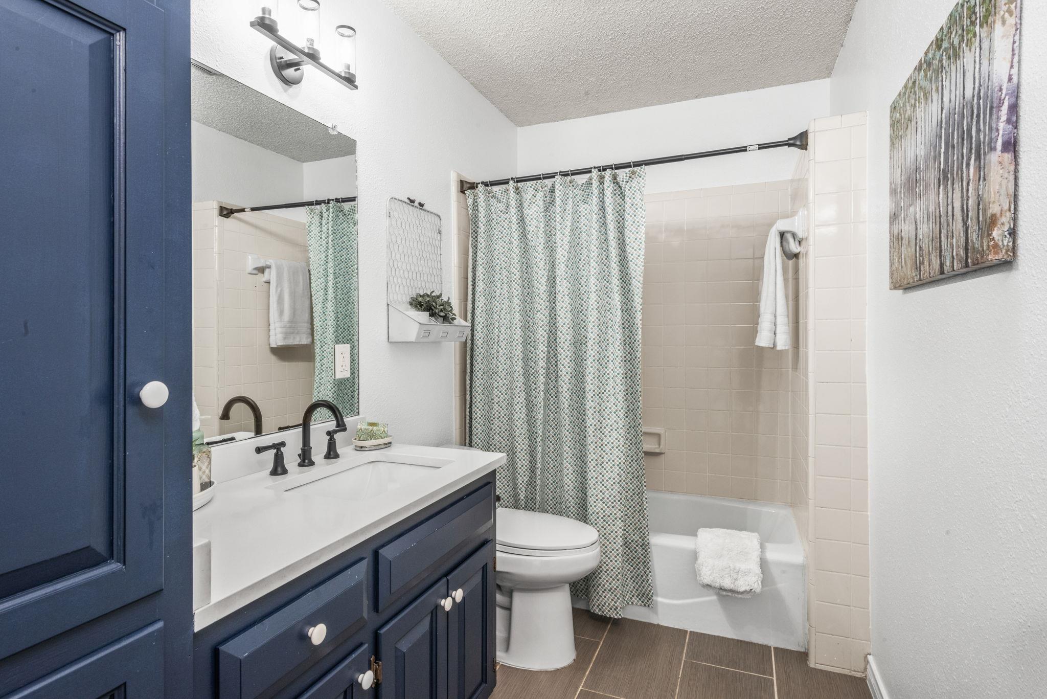 521 Springwood Rd, Dripping Springs, TX 78620
