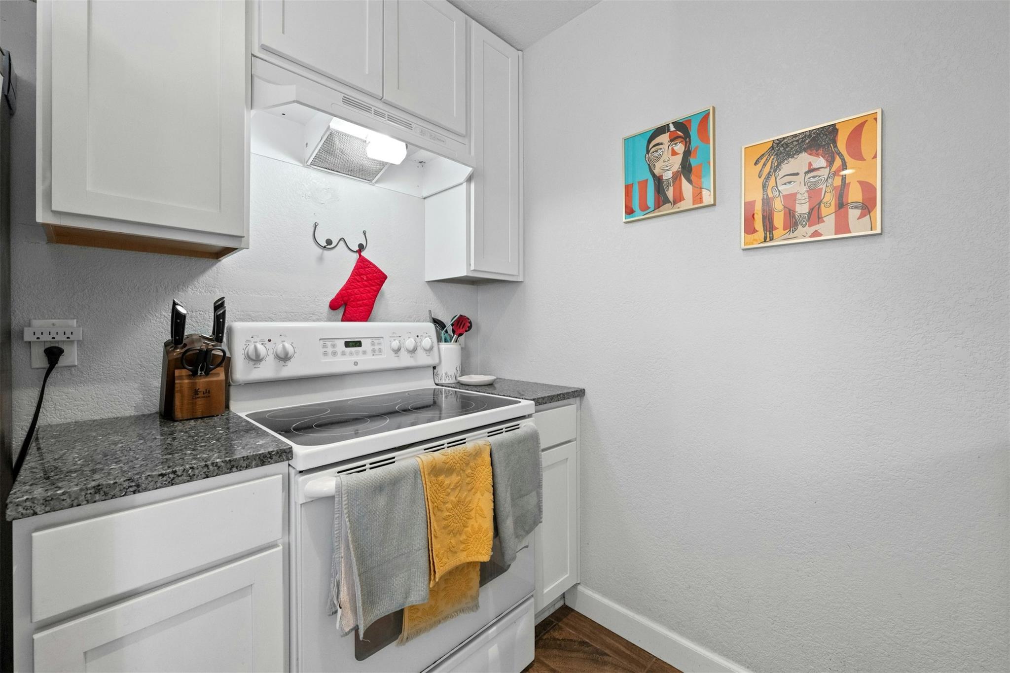 5900 Harwill Cir, Austin, TX 78723
