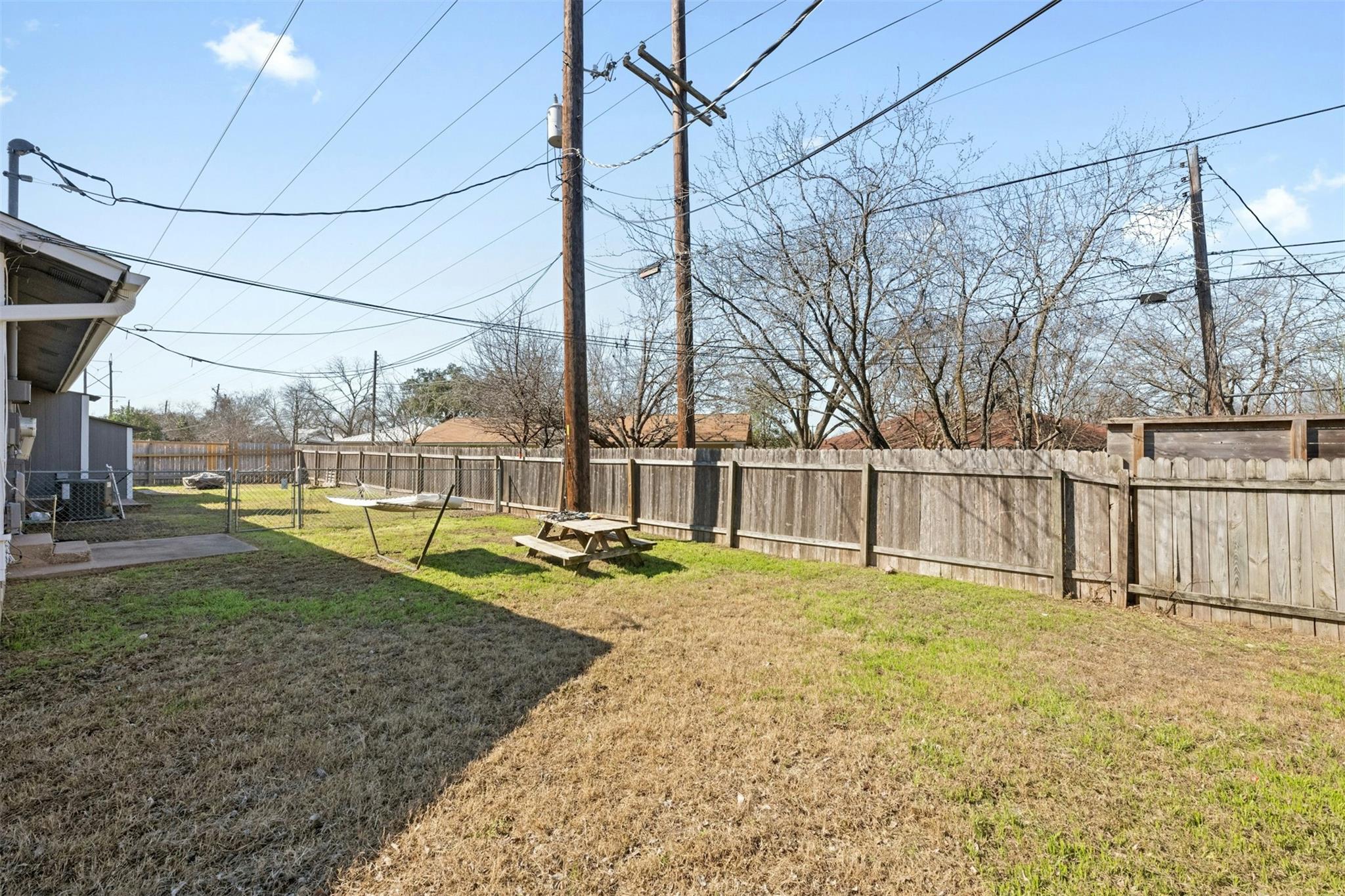 5900 Harwill Cir, Austin, TX 78723