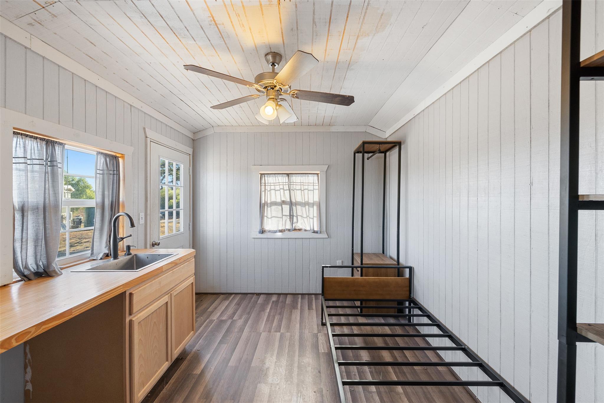 3270 Fm 671, Luling, TX 78648