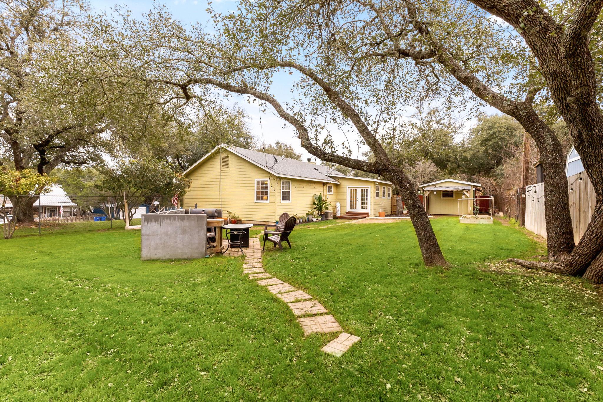 1143 Dawnridge Dr, Canyon Lake, TX 78133