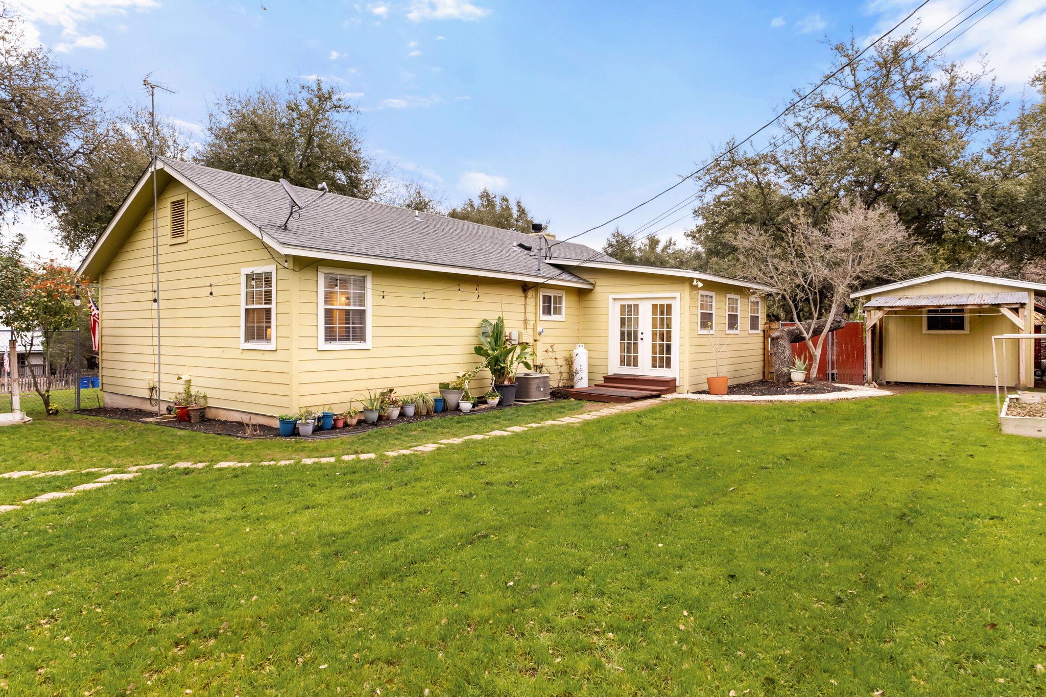 1143 Dawnridge Dr, Canyon Lake, TX 78133